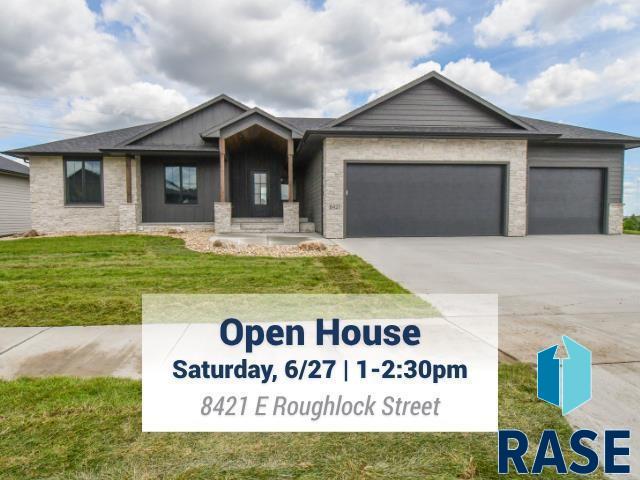 8421 E Roughlock St, Sioux Falls