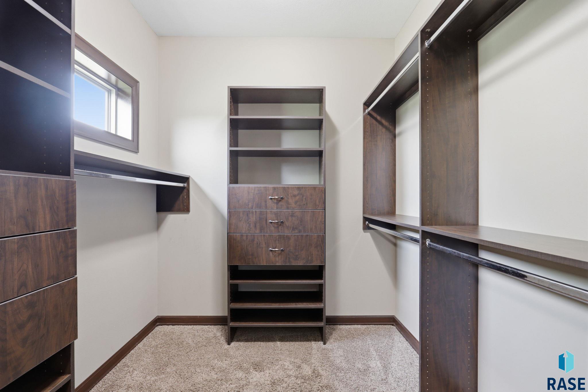 1817 Copper Crest Cir, Sioux Falls