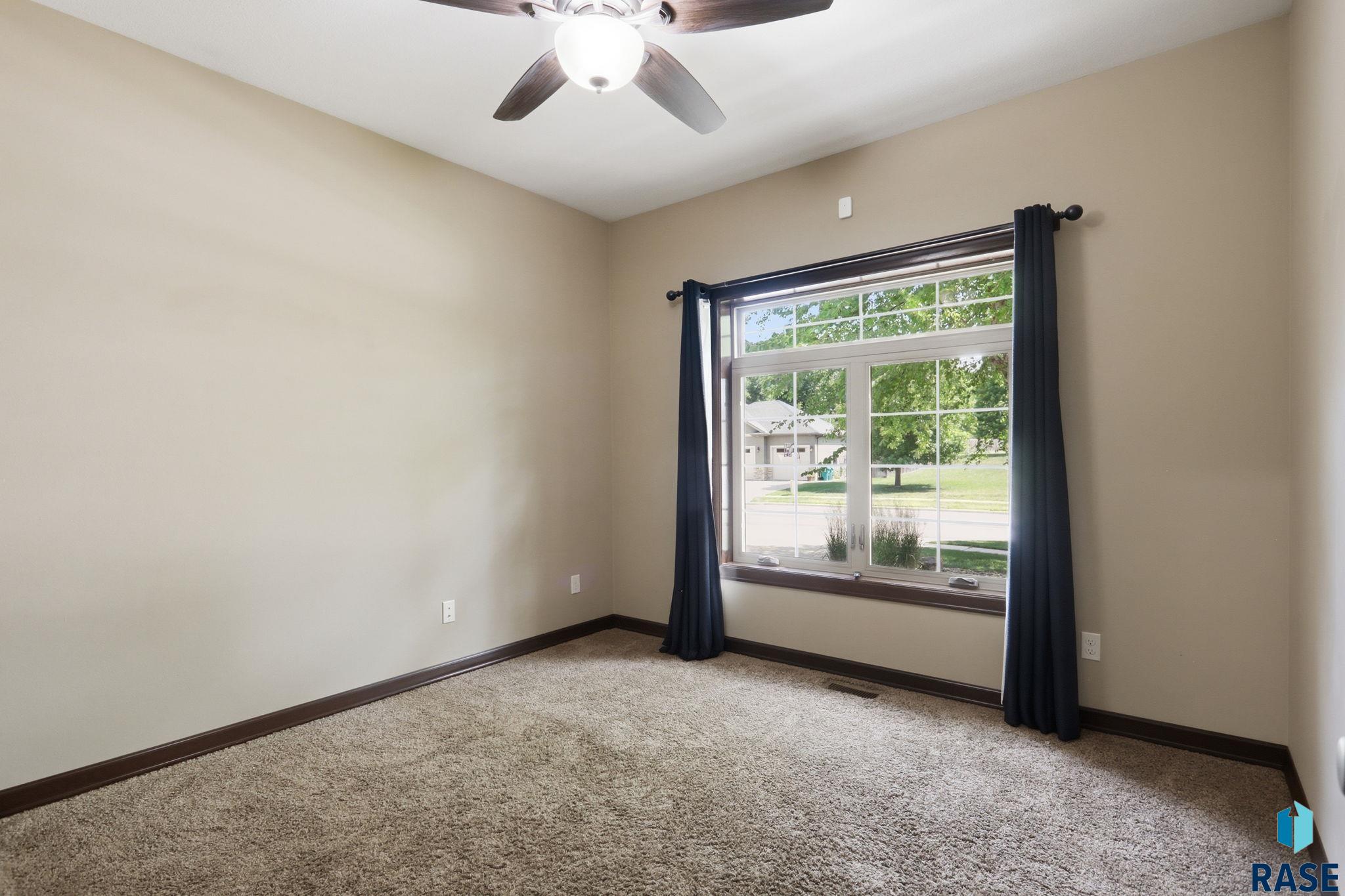 1817 Copper Crest Cir, Sioux Falls