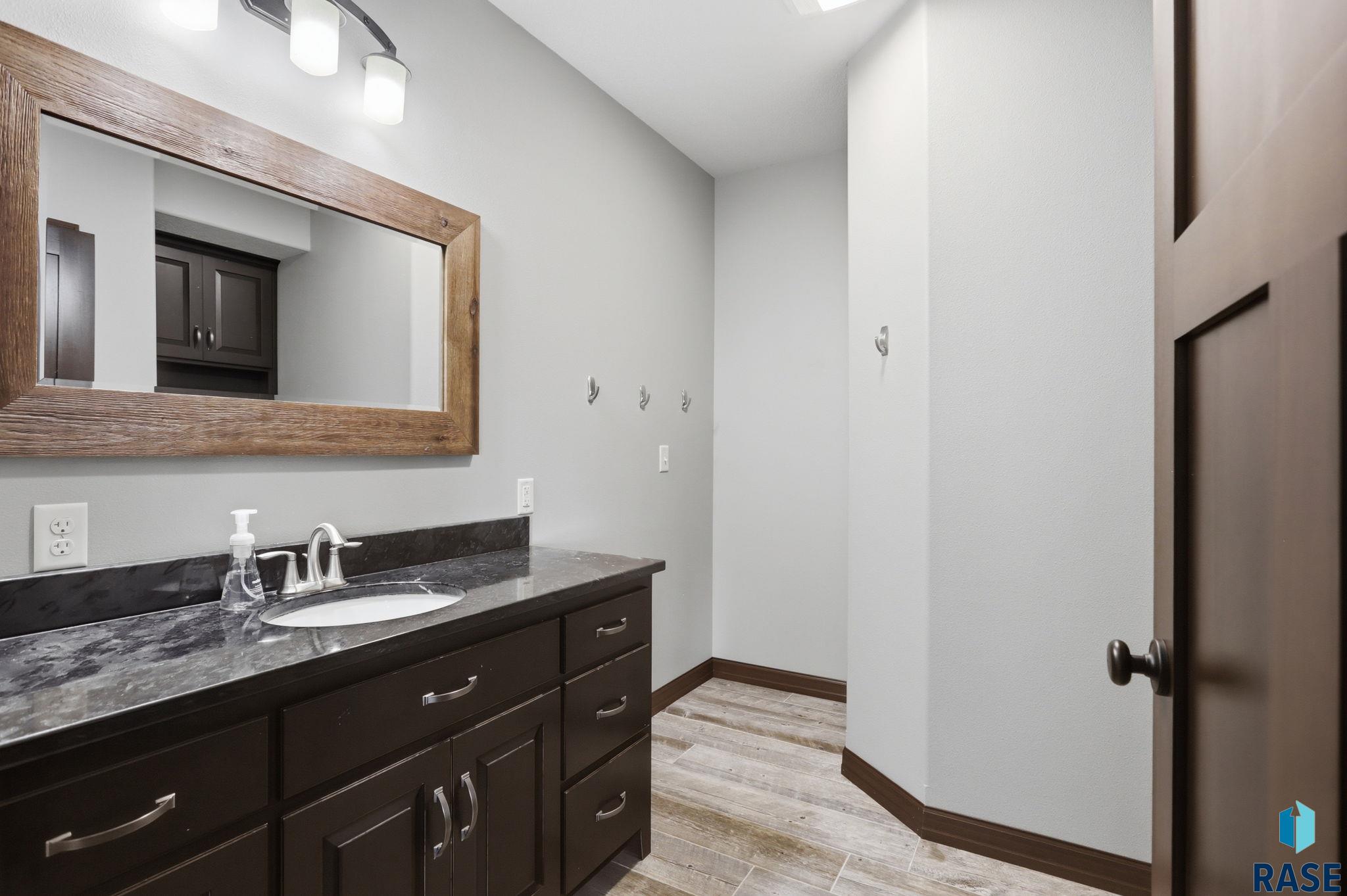 1817 Copper Crest Cir, Sioux Falls