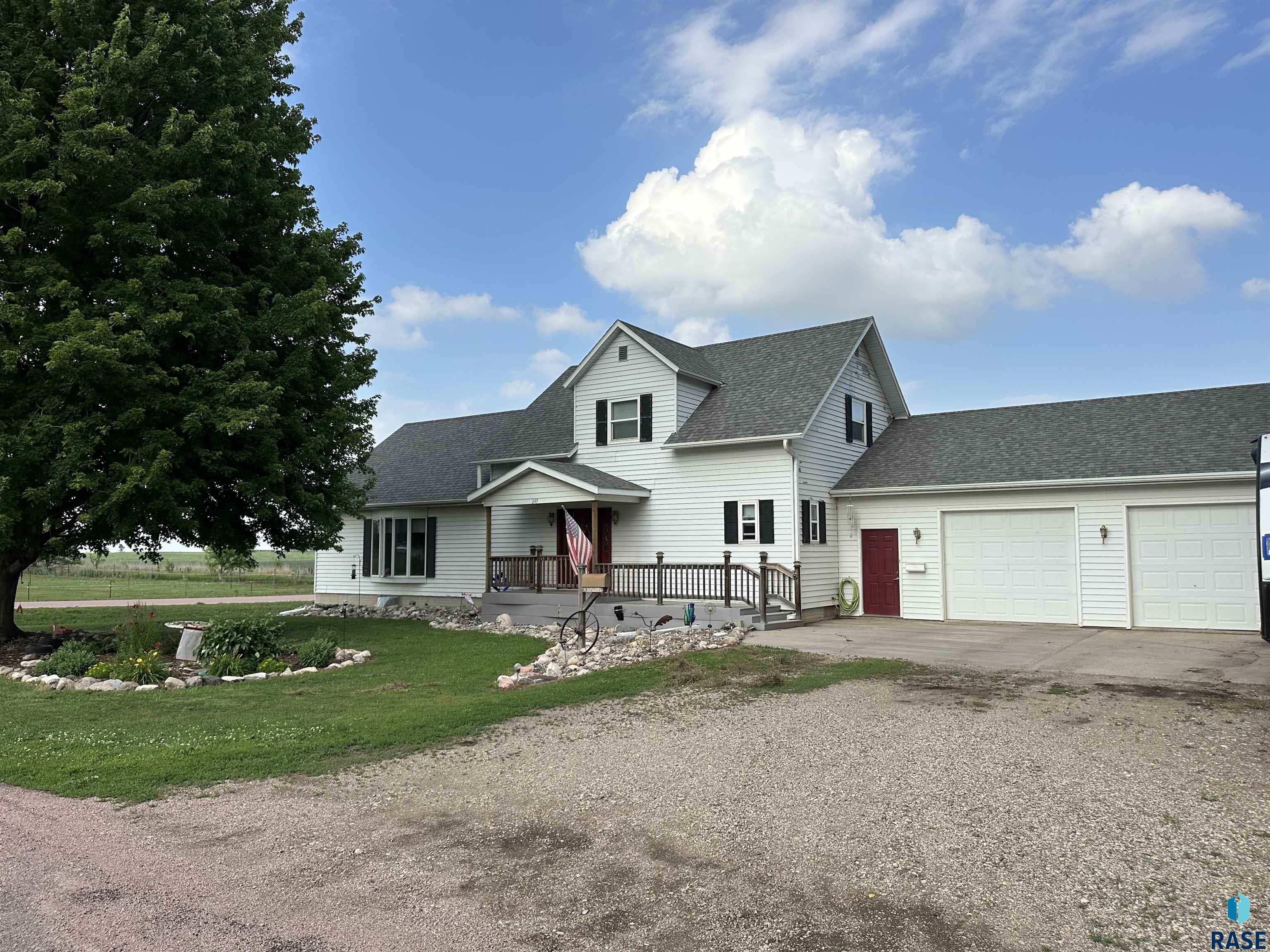 249 N Bon Homme St, Tabor