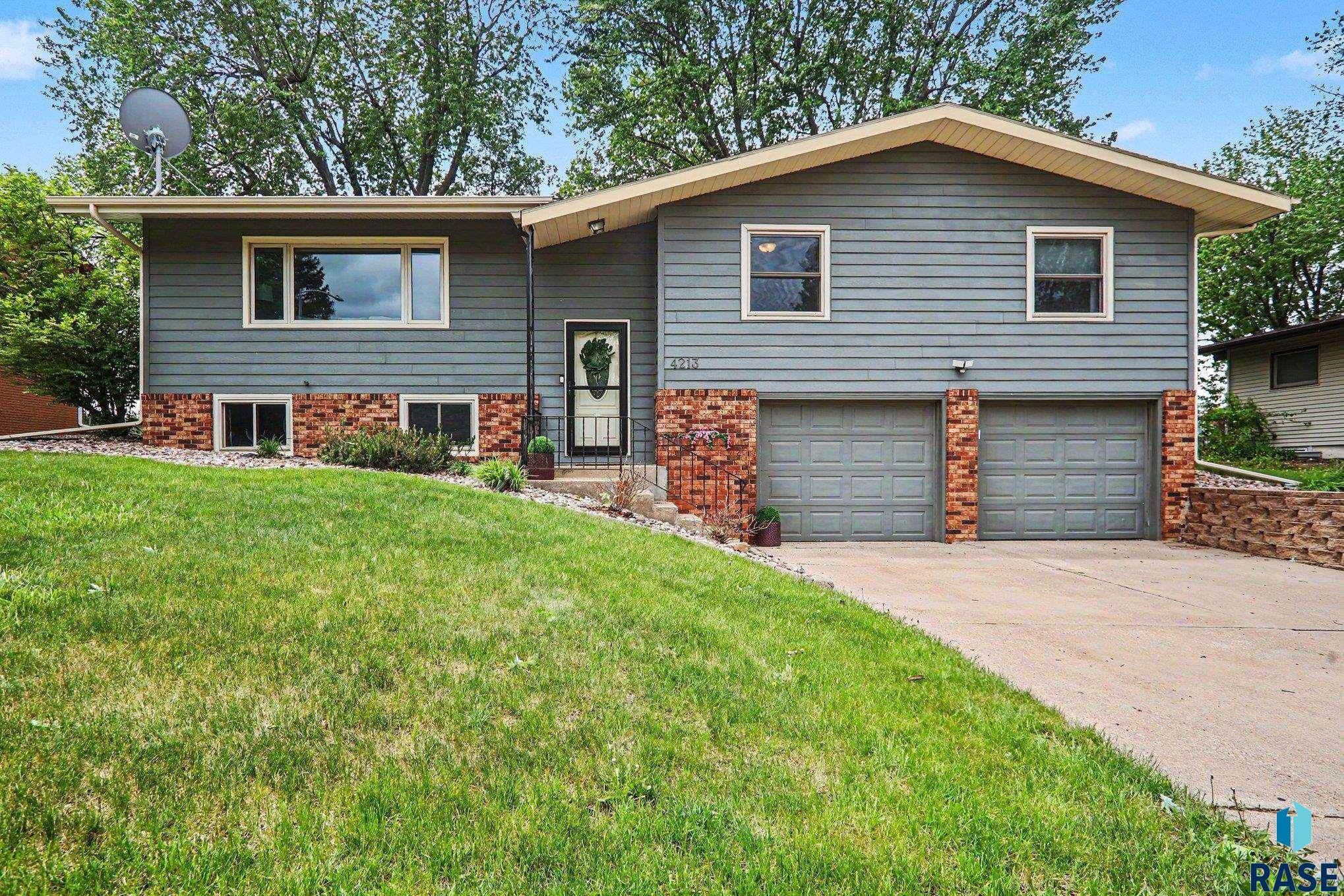 4213 S Hickory Hill Rd, Sioux Falls