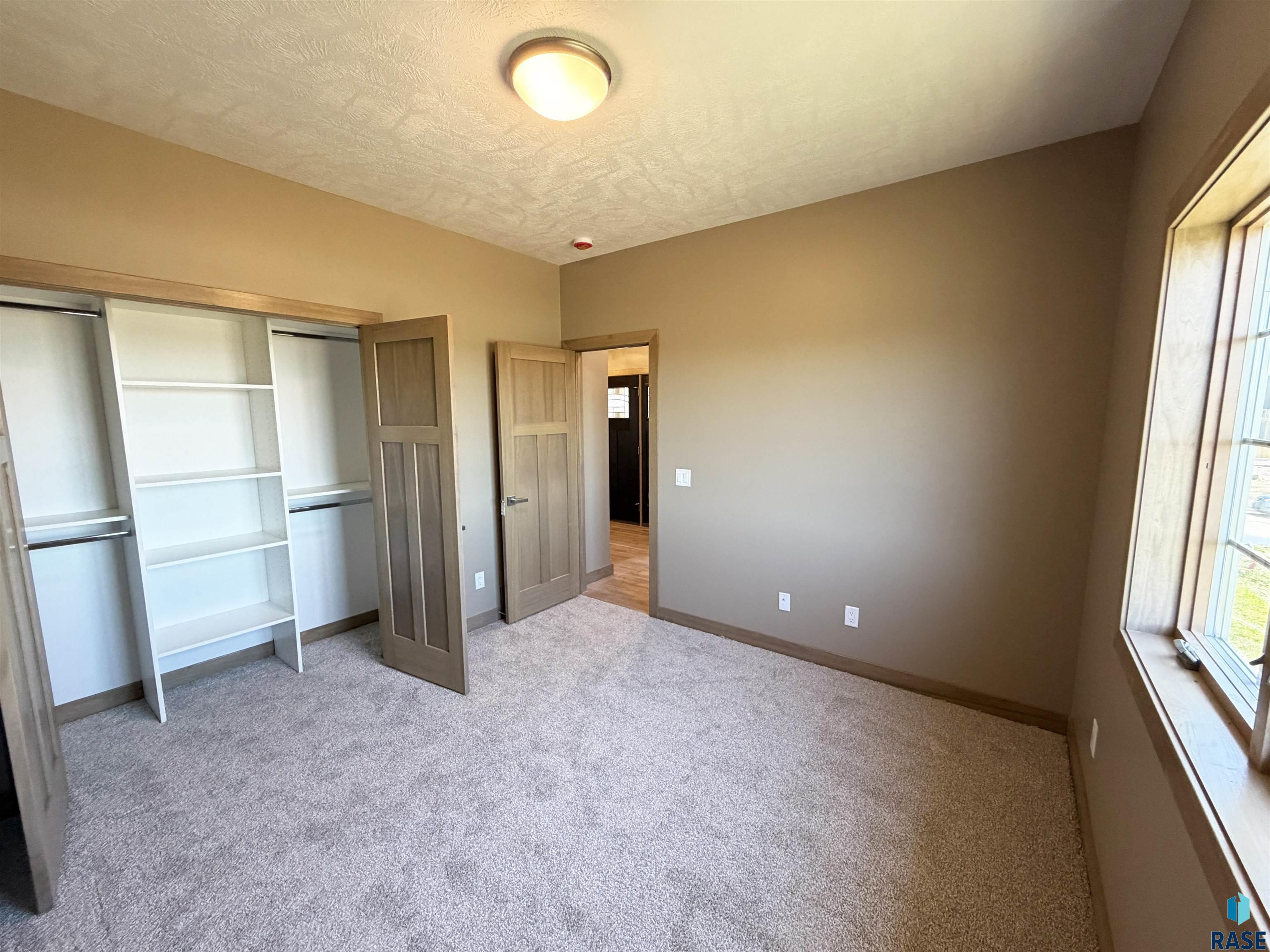 2905 Dunraven Ave, Sioux Falls