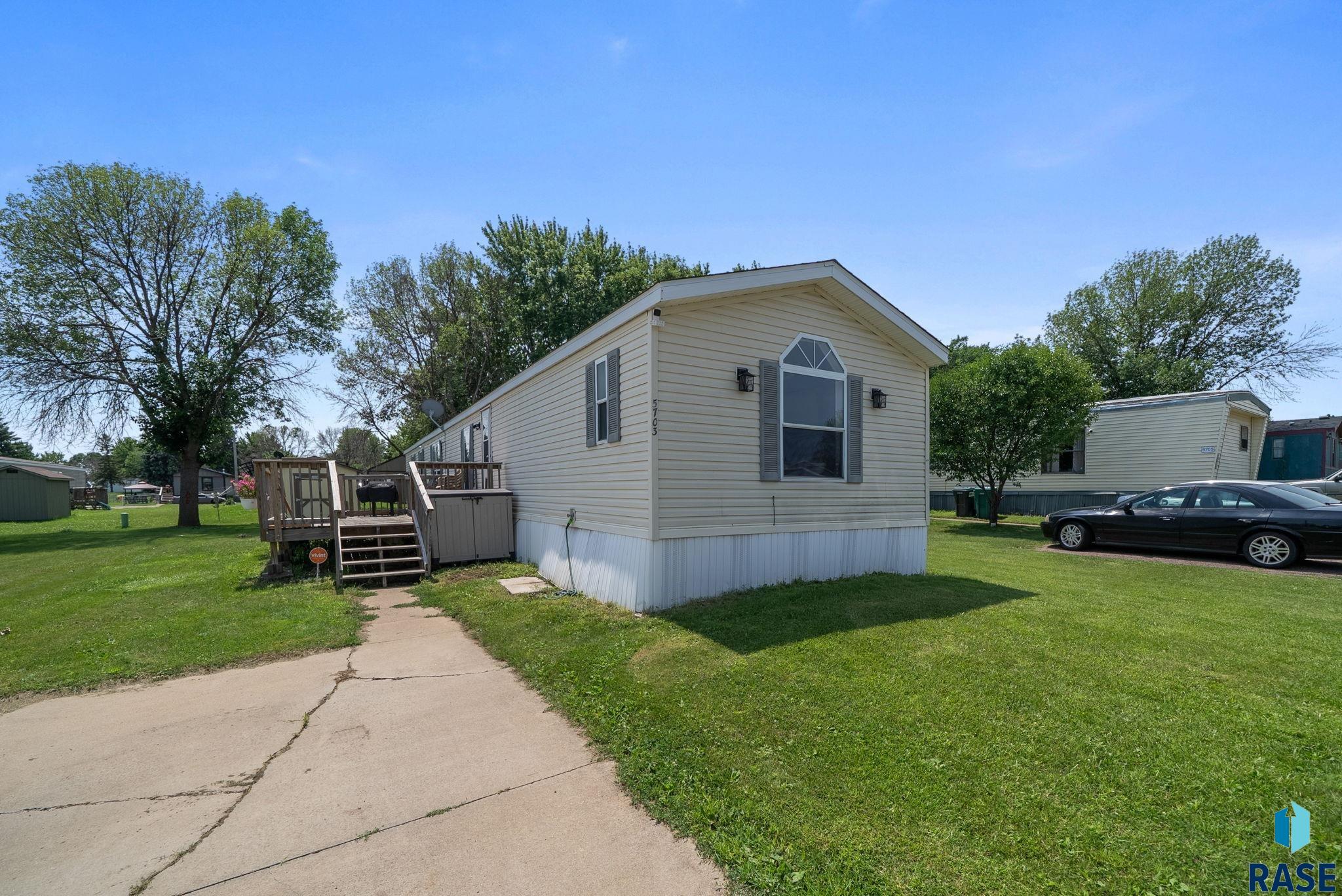 5703 W Owl Pl, Sioux Falls