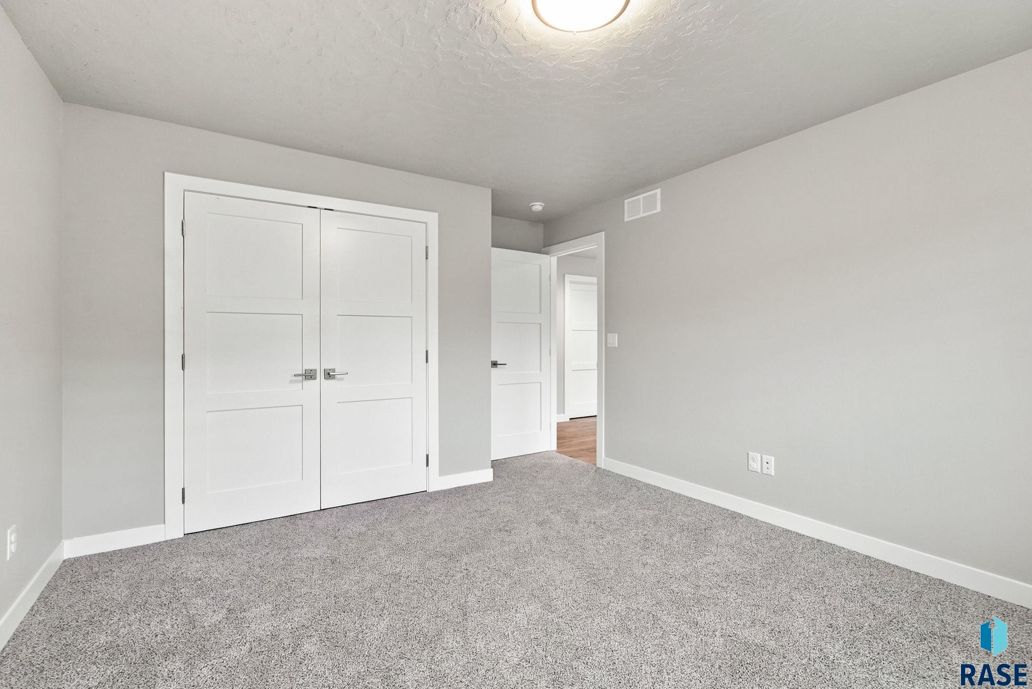 4220 Astoria Dr, Sioux Falls