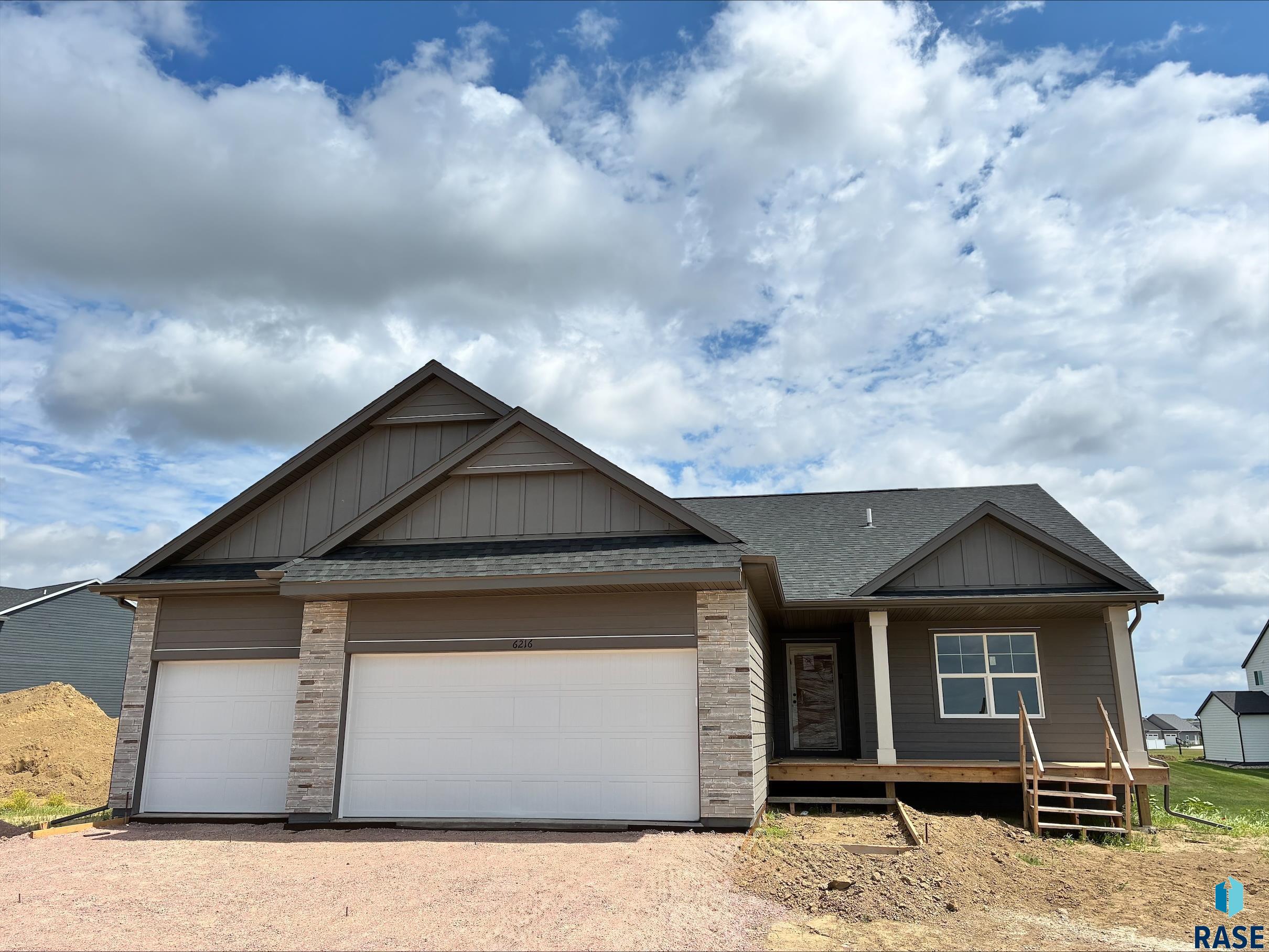 6216 W Goldberg Dr, Sioux Falls