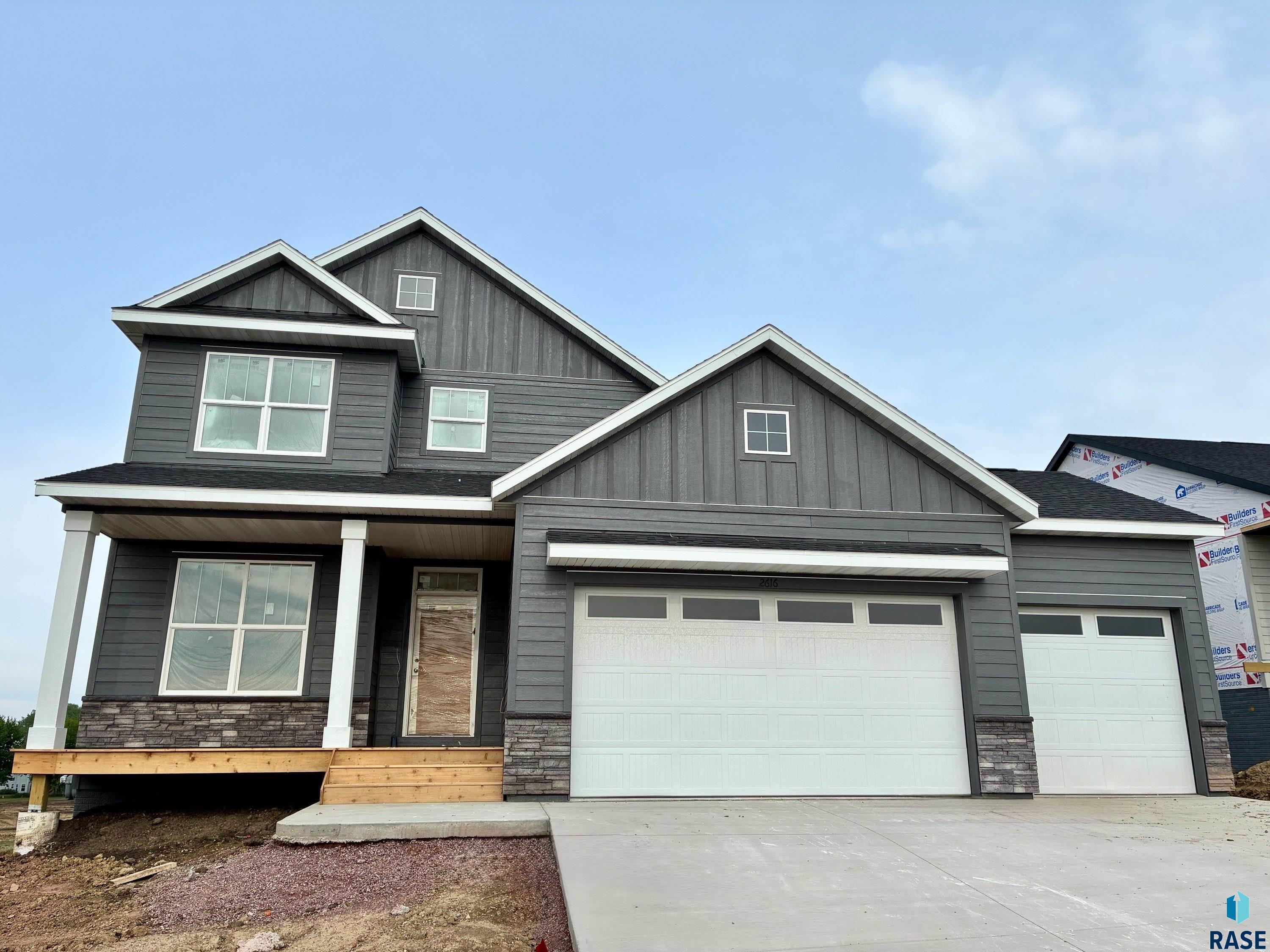 2616 S Copper Creek Ave, Sioux Falls