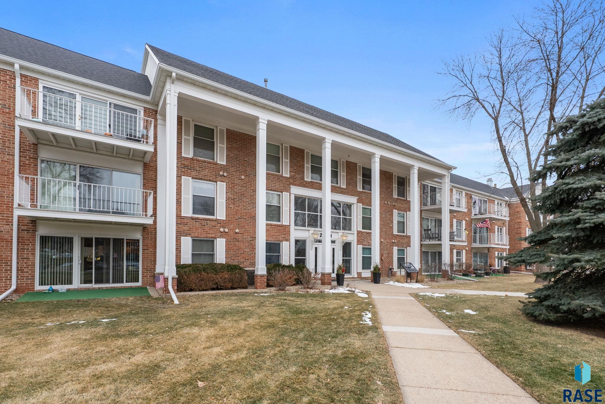 2501 S Kiwanis Ave, Sioux Falls