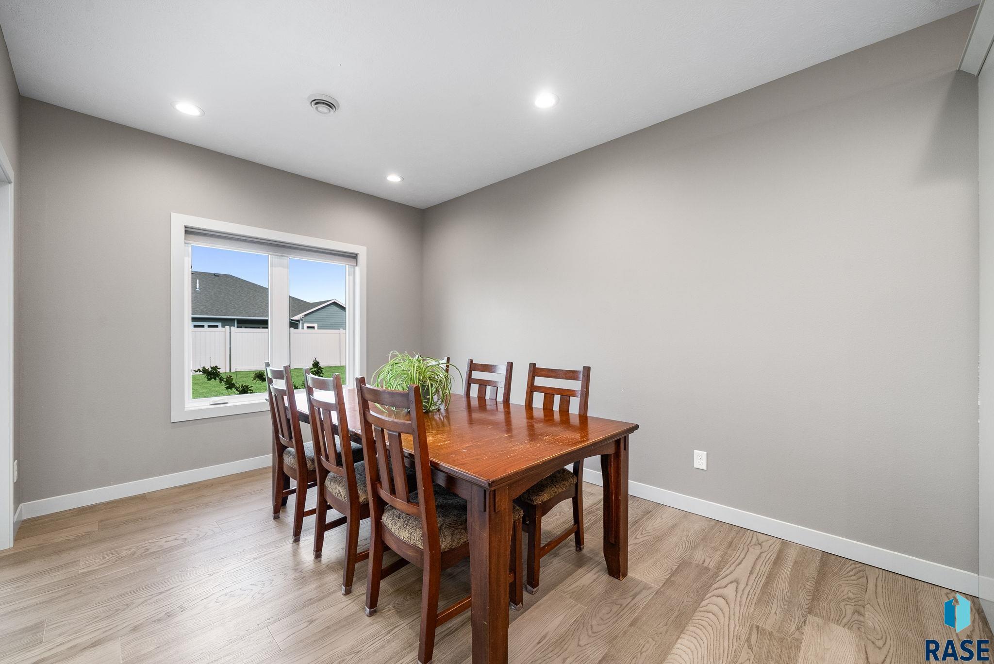 310 Quartzite Ave, Tea