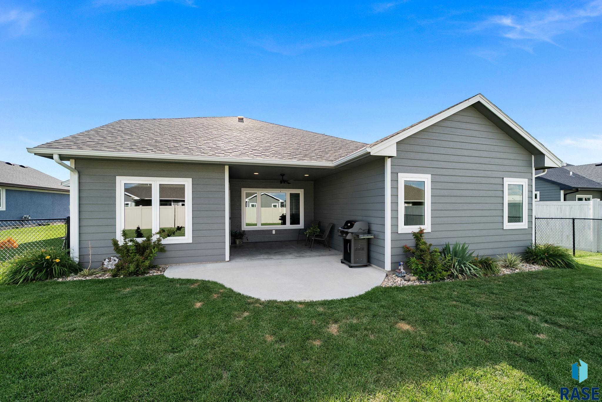 310 Quartzite Ave, Tea