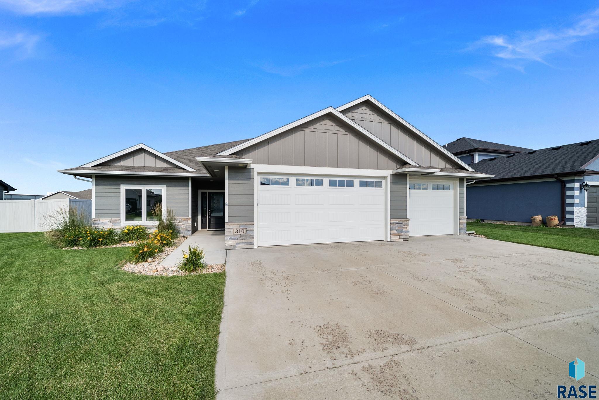 310 Quartzite Ave, Tea