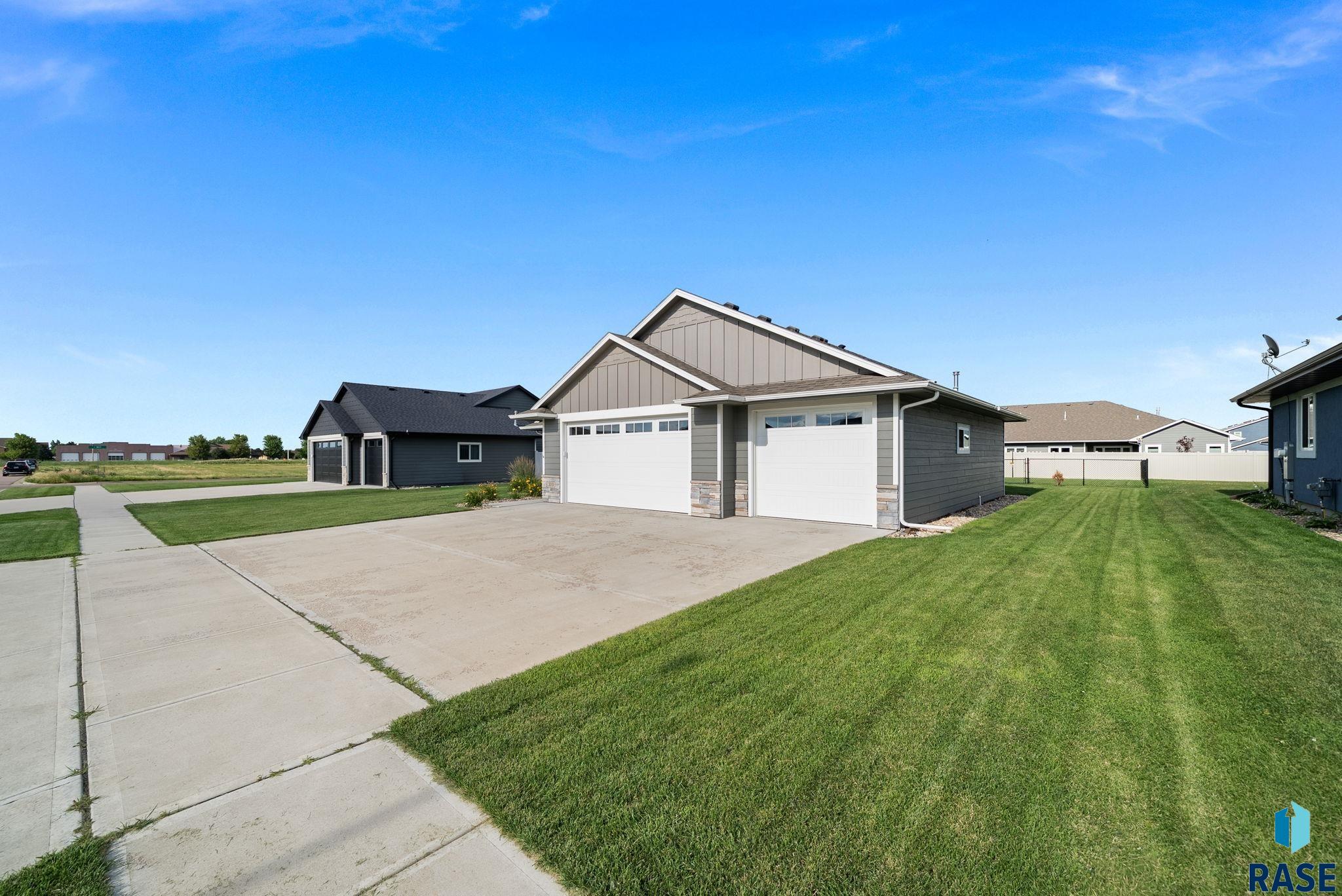 310 Quartzite Ave, Tea