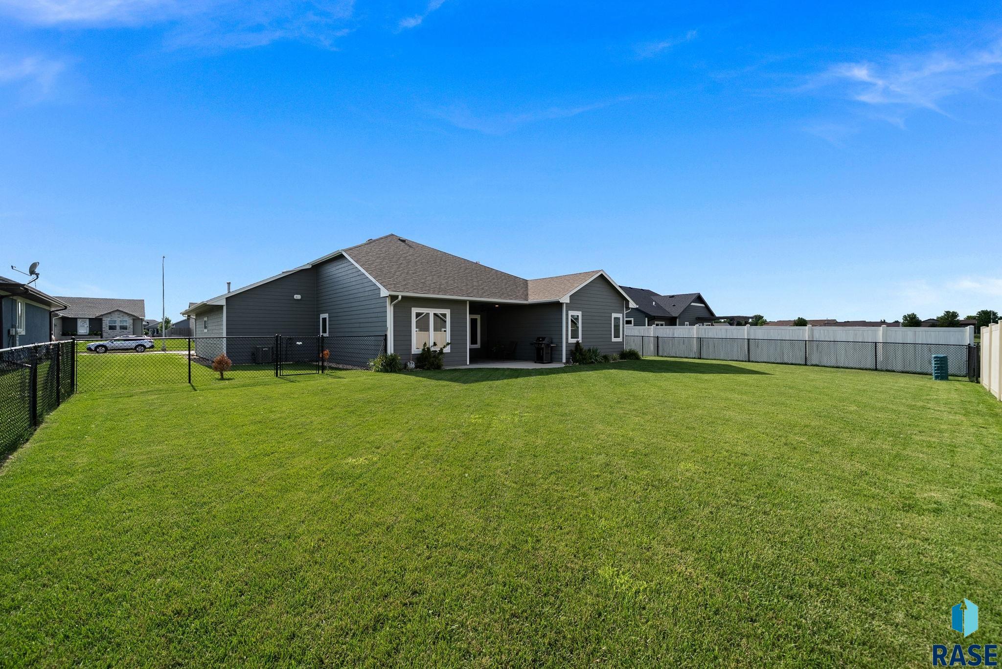 310 Quartzite Ave, Tea