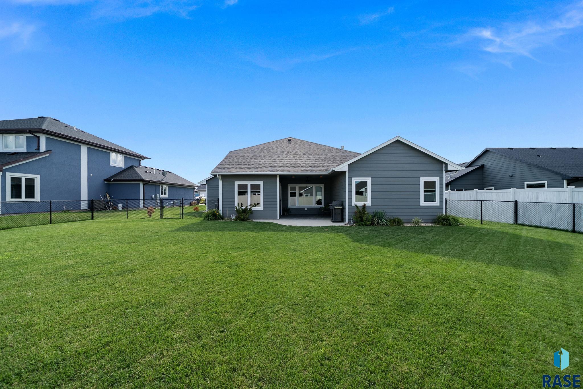 310 Quartzite Ave, Tea