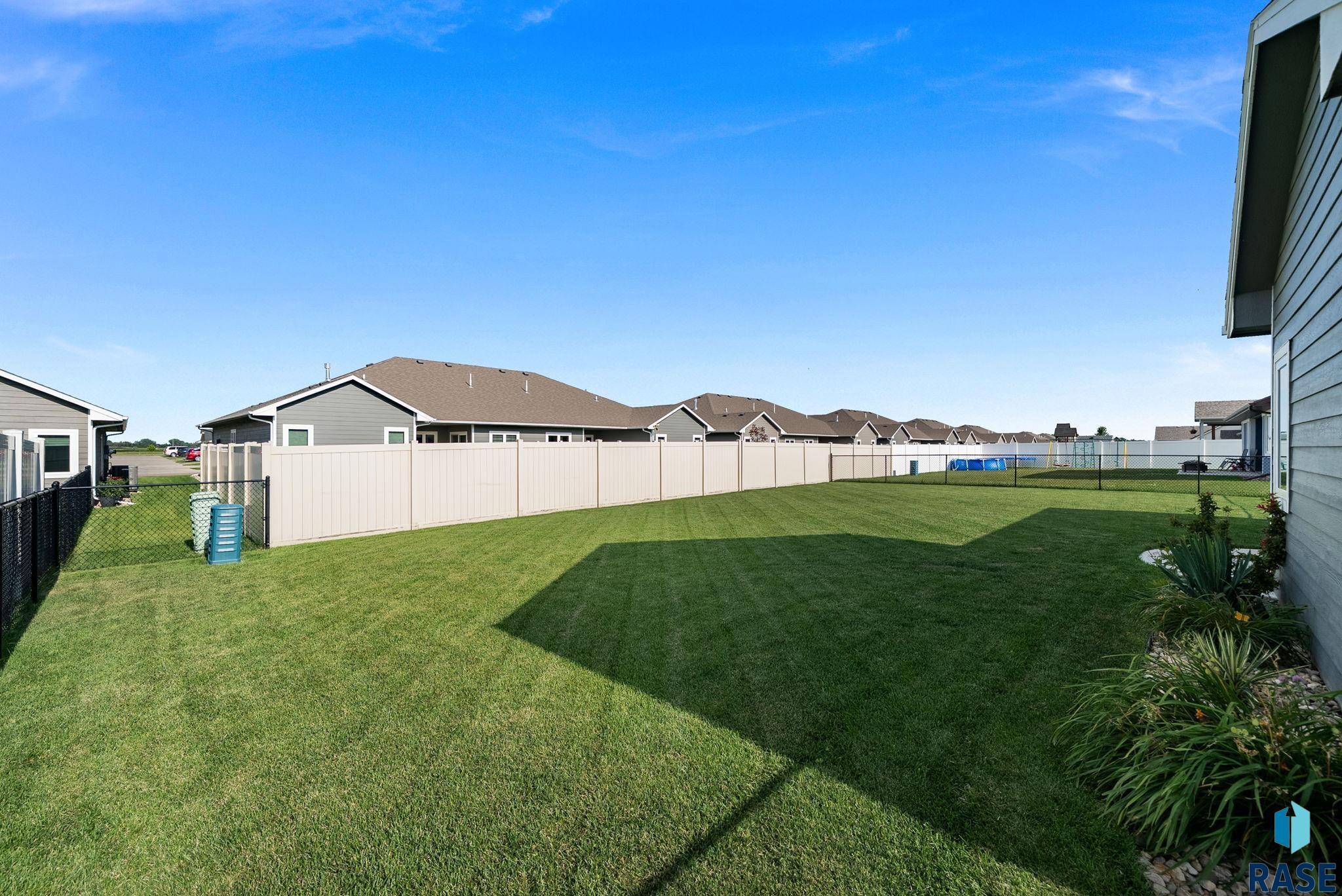 310 Quartzite Ave, Tea