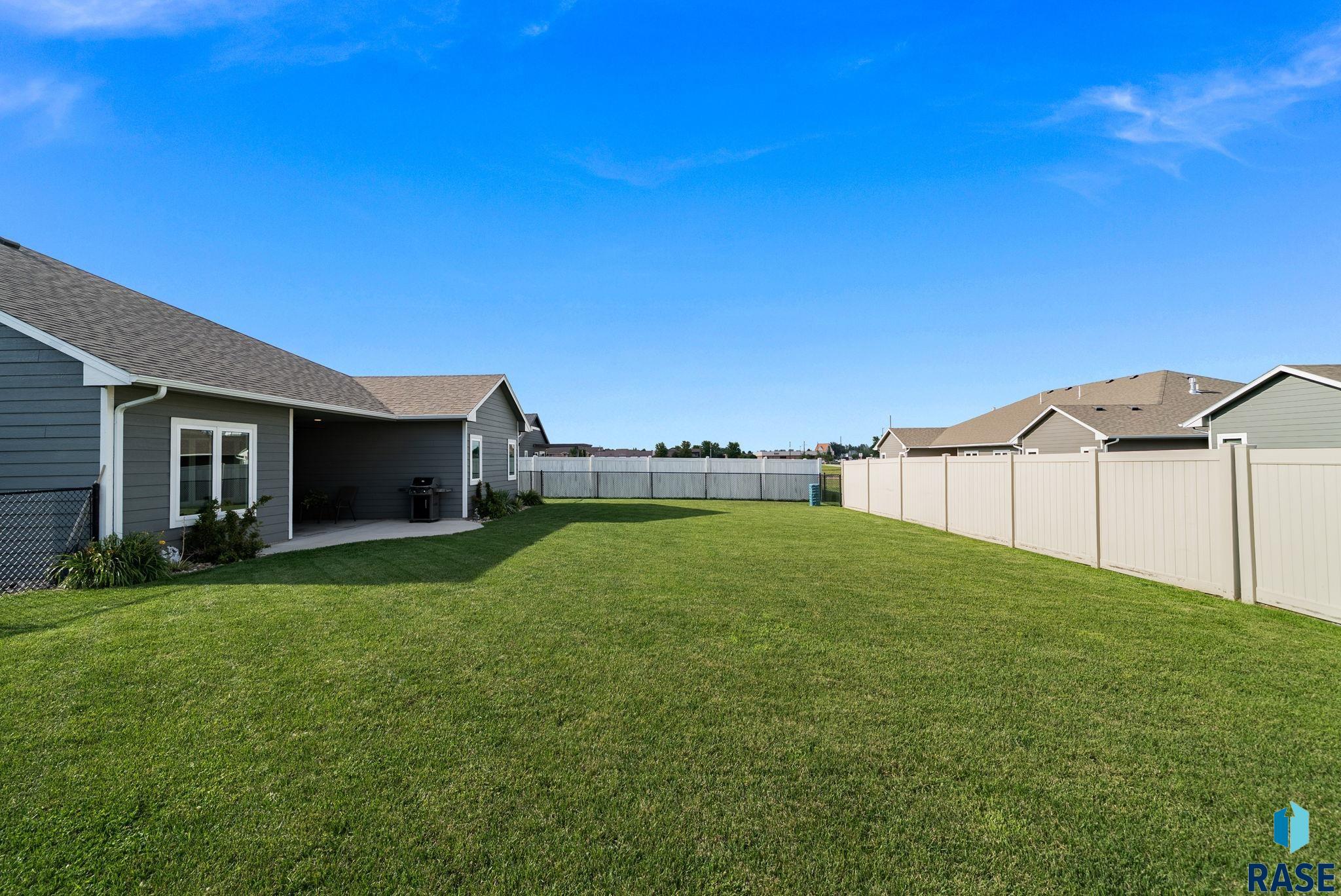 310 Quartzite Ave, Tea