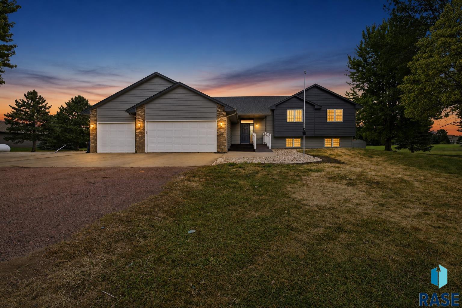 26786 Country Acres Dr, Sioux Falls