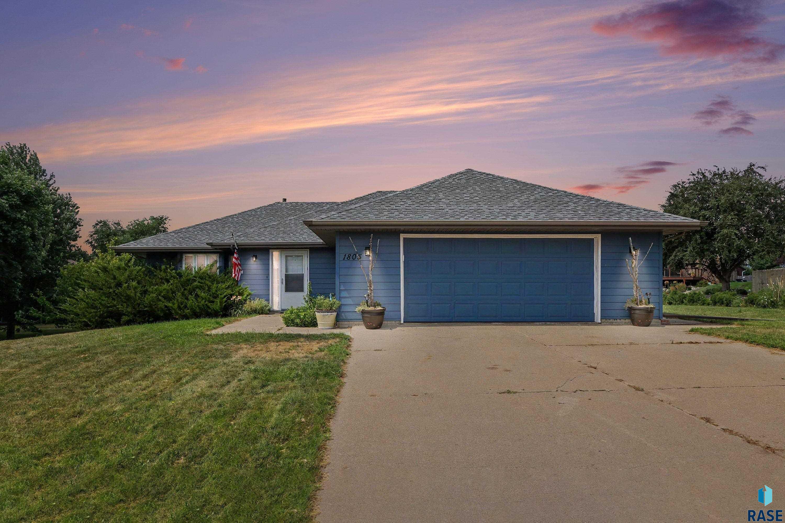 1805 S Cranston Cir, Sioux Falls