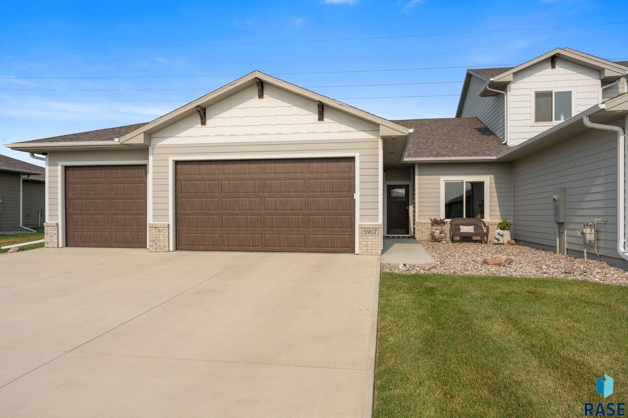 5907 S Spirea Ave, Sioux Falls