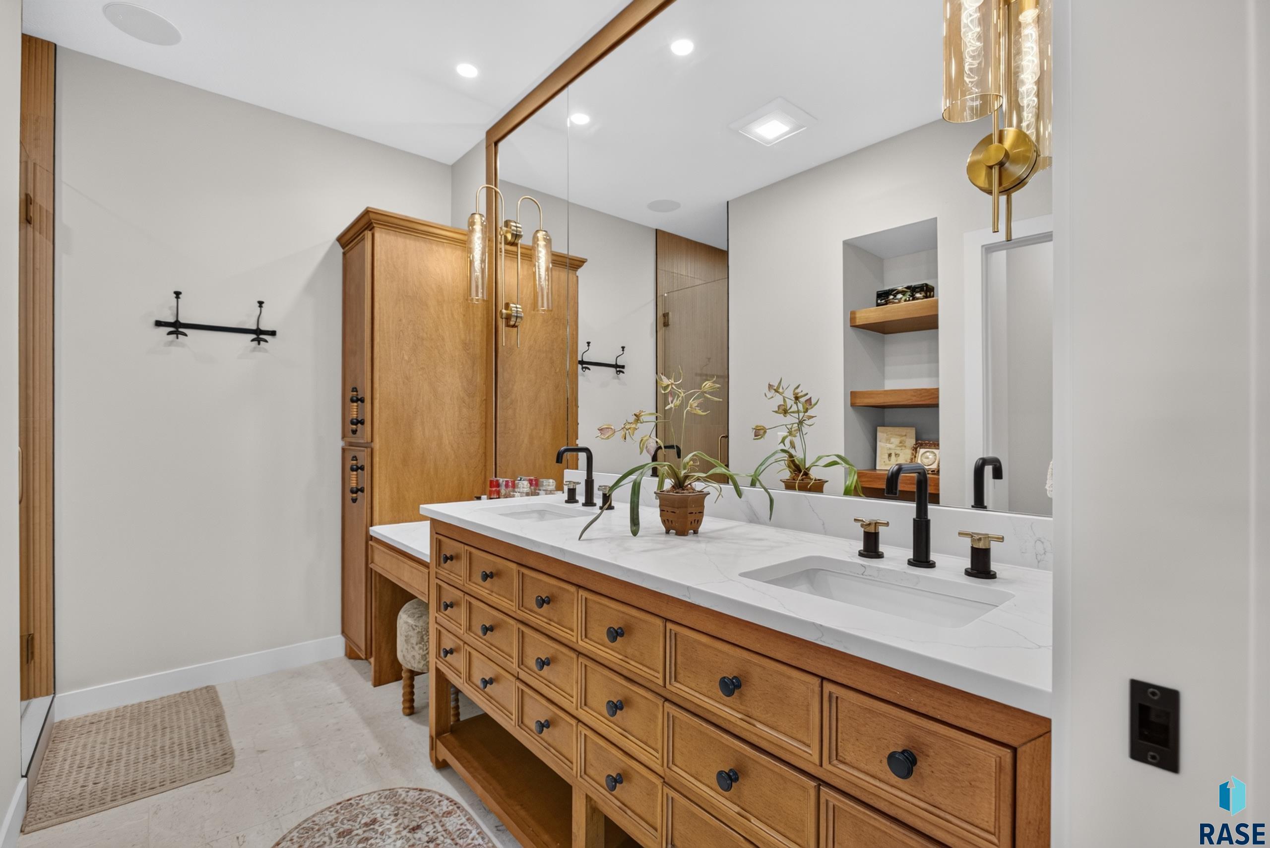 5504 Morningside Cir, Sioux Falls
