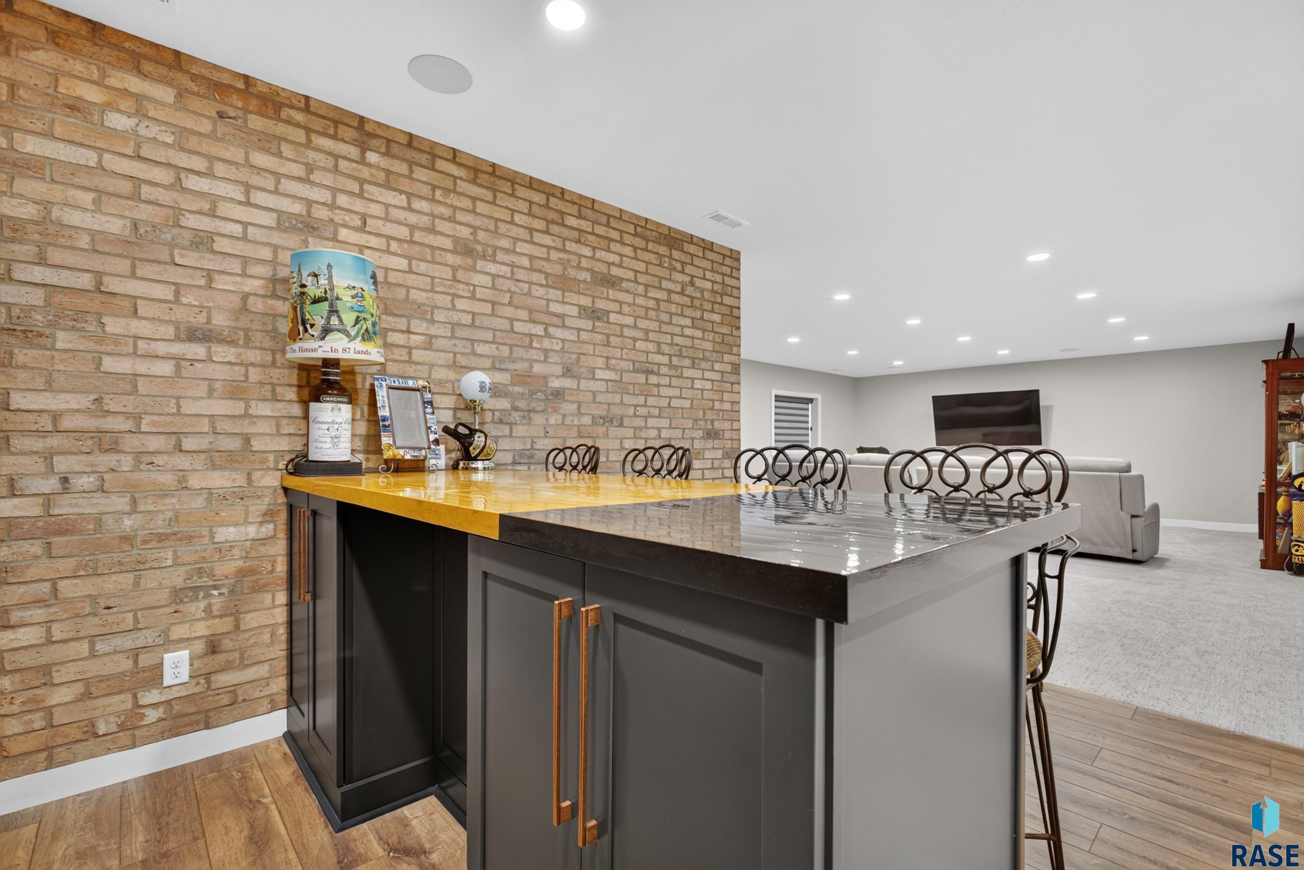 5504 Morningside Cir, Sioux Falls