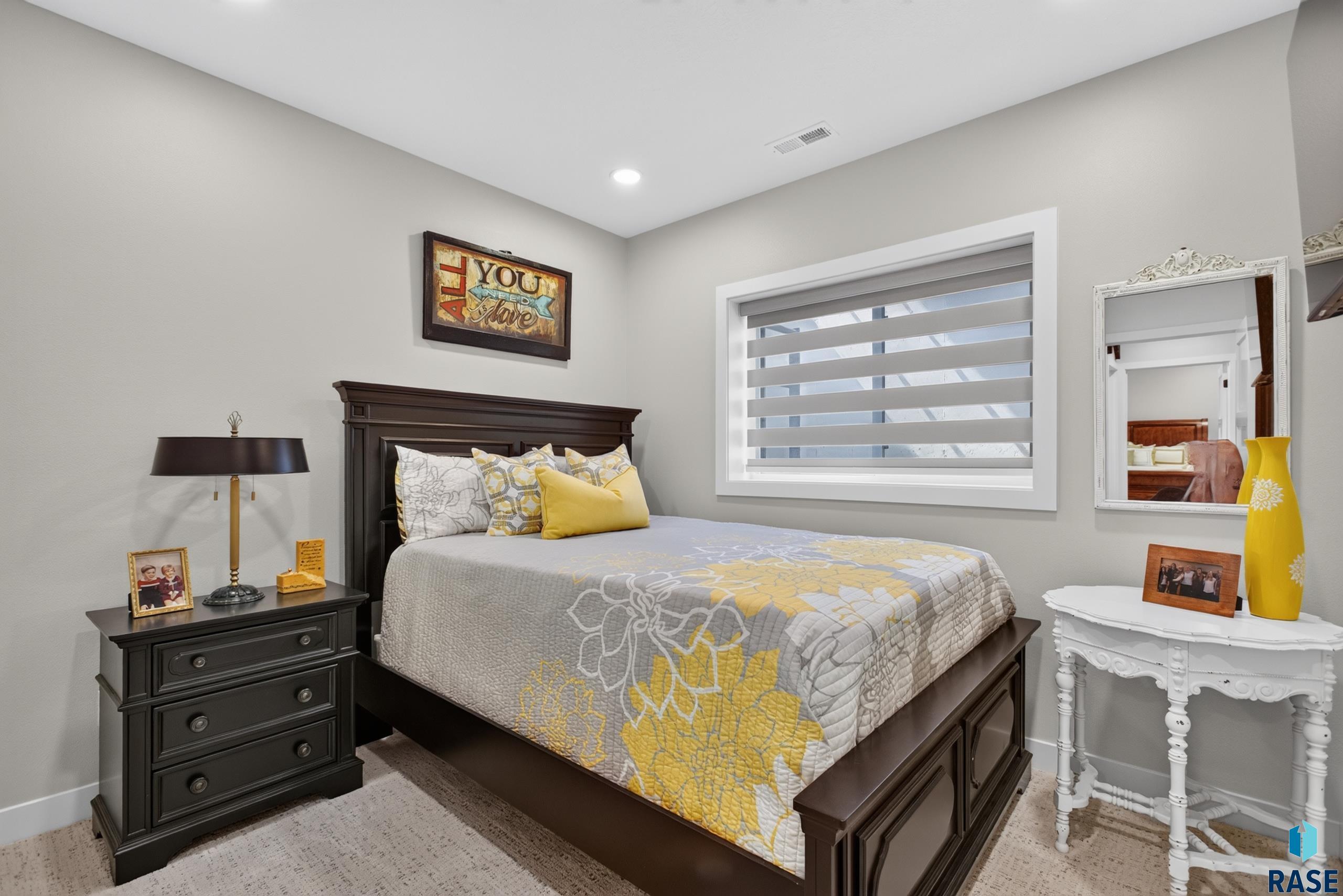 5504 Morningside Cir, Sioux Falls