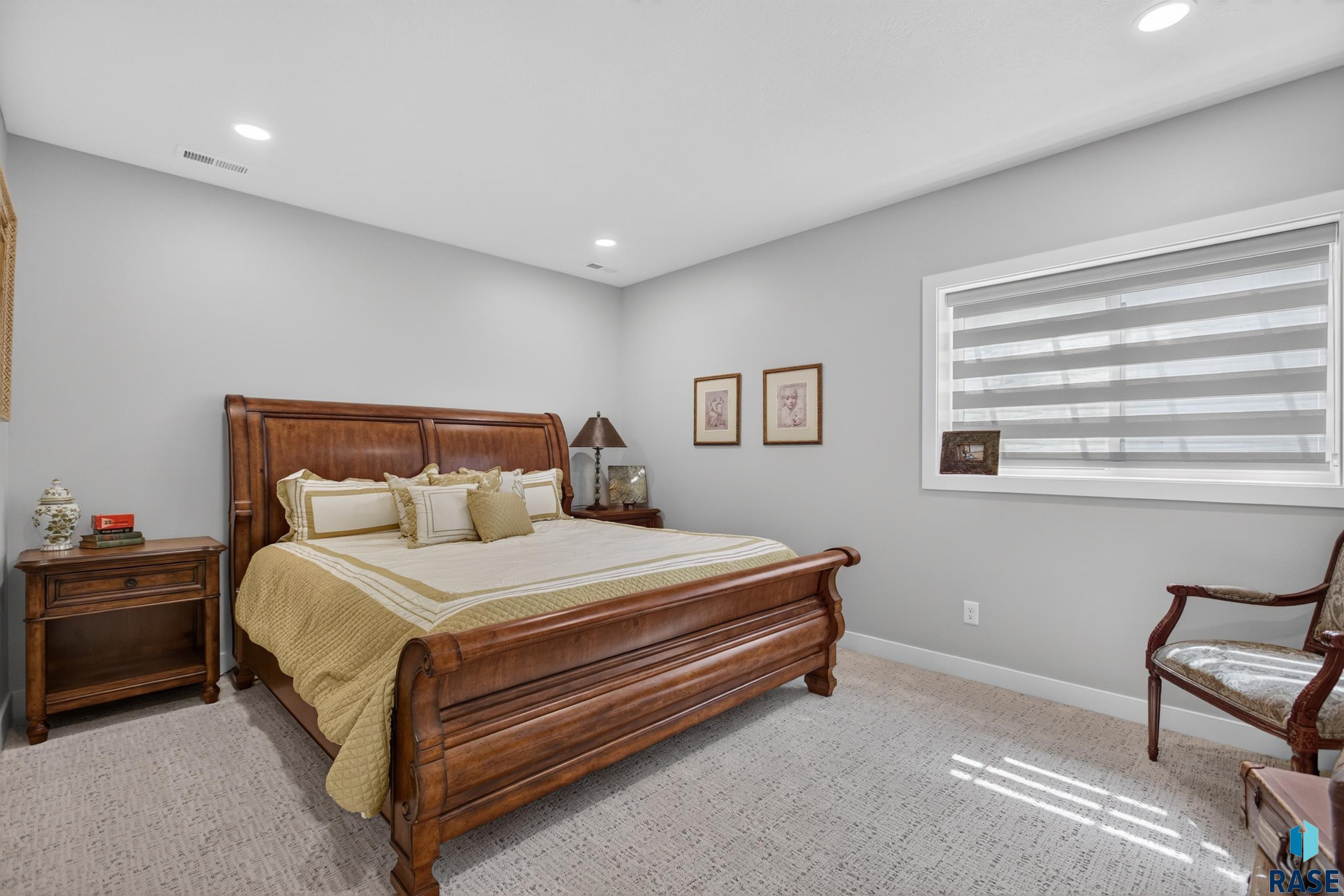 5504 Morningside Cir, Sioux Falls