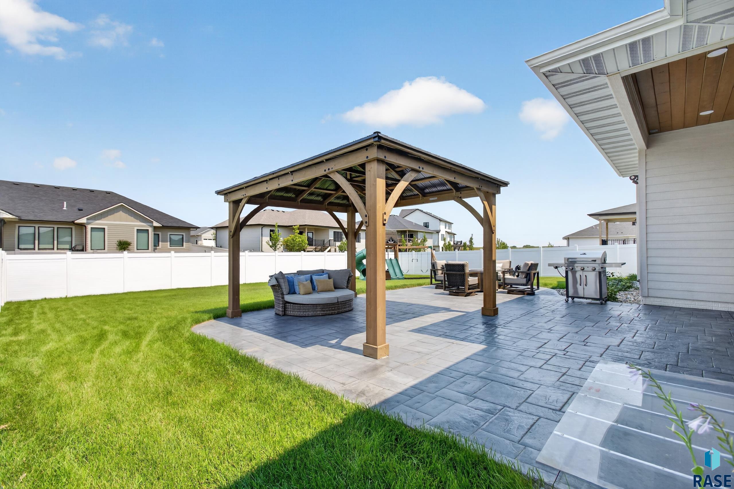 5504 Morningside Cir, Sioux Falls