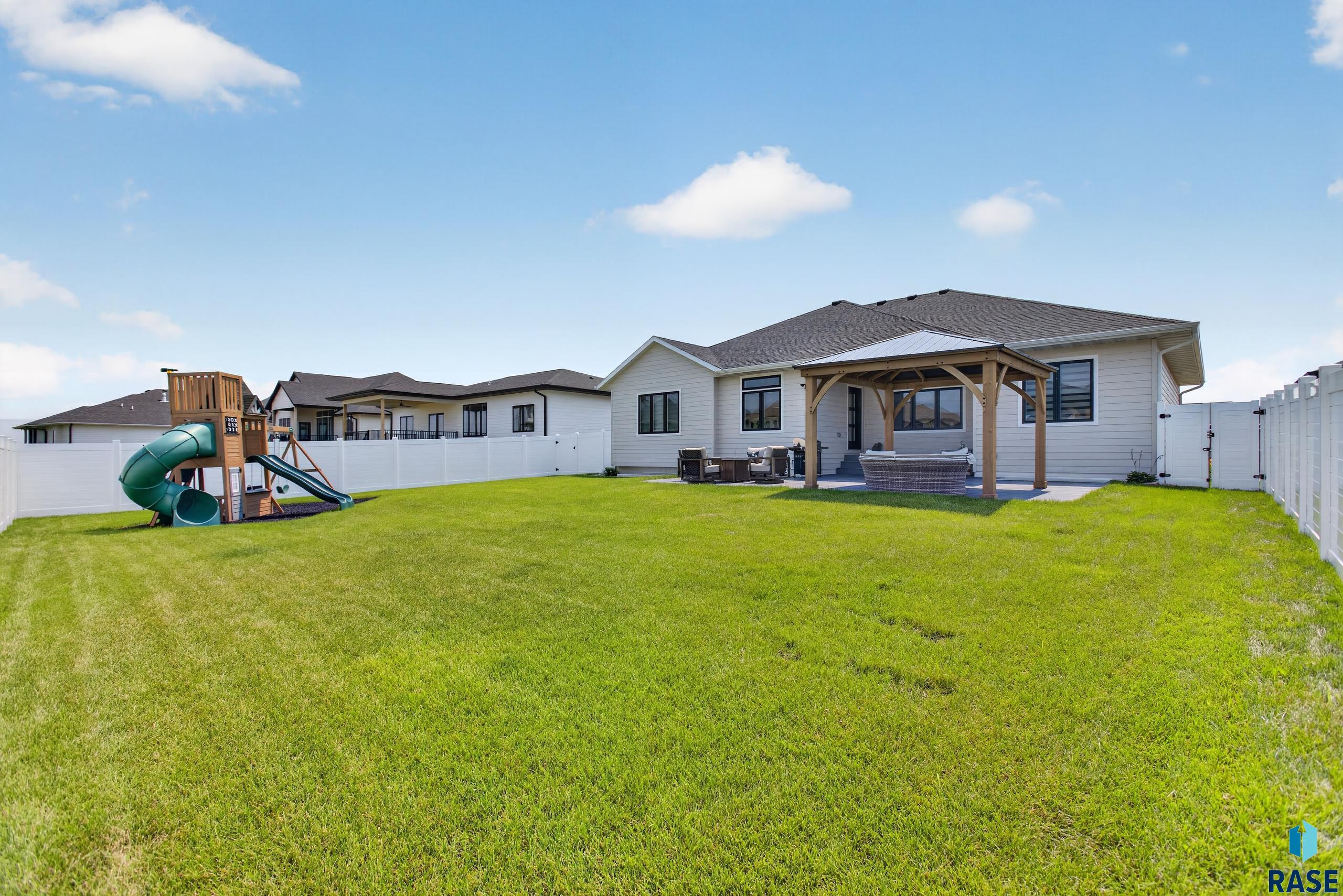 5504 Morningside Cir, Sioux Falls