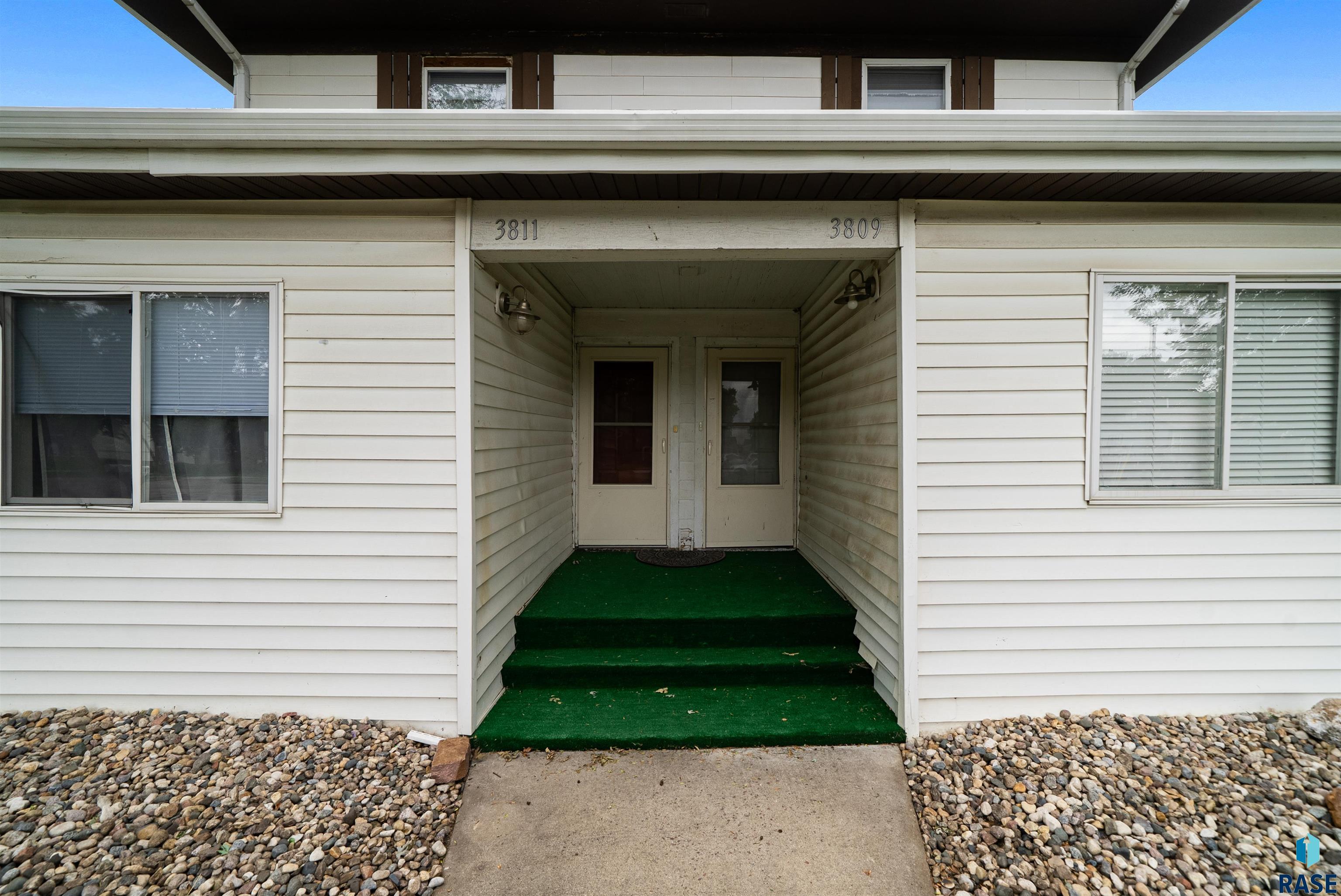3809 3811 Hawthorne Ave, Sioux Falls