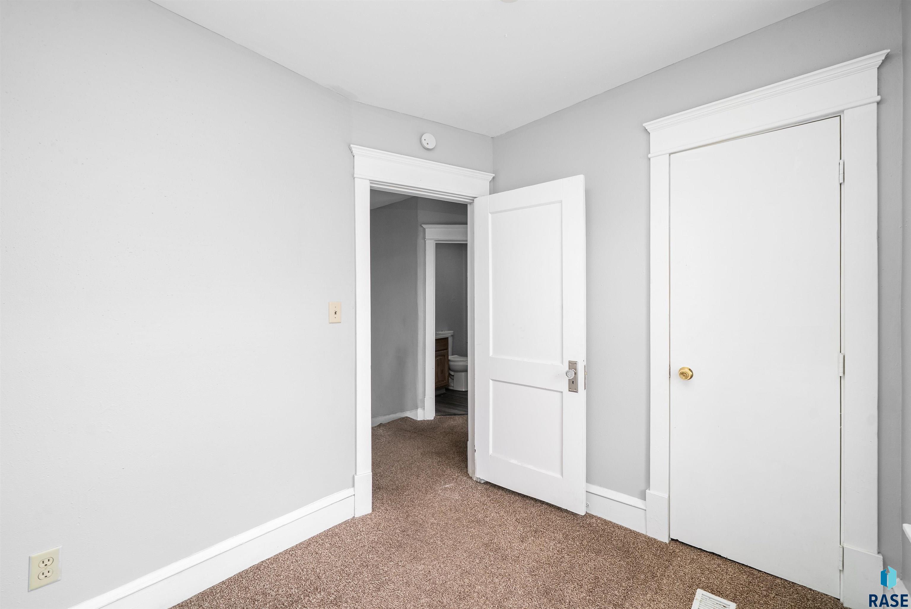 3809 3811 Hawthorne Ave, Sioux Falls