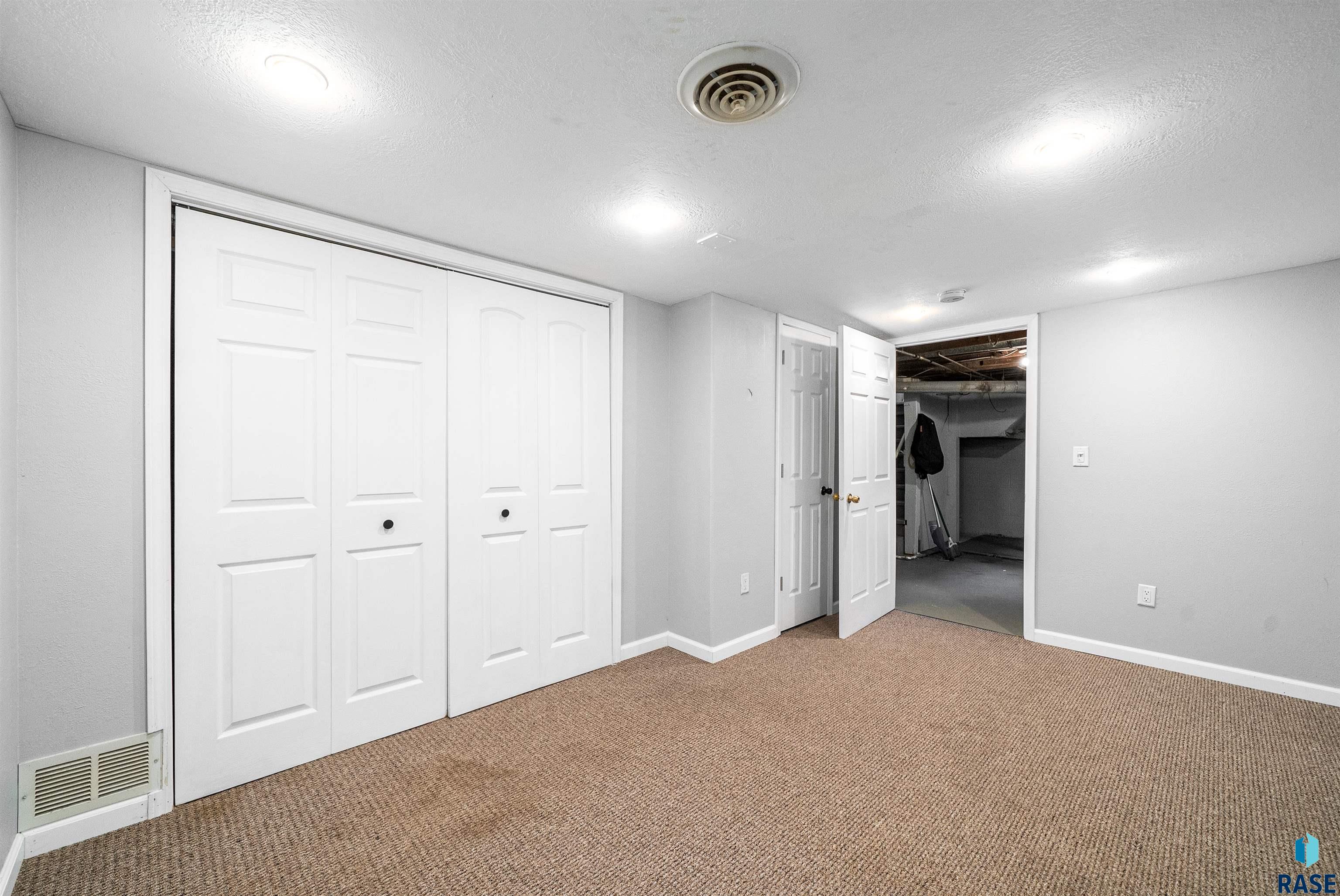 3809 3811 Hawthorne Ave, Sioux Falls