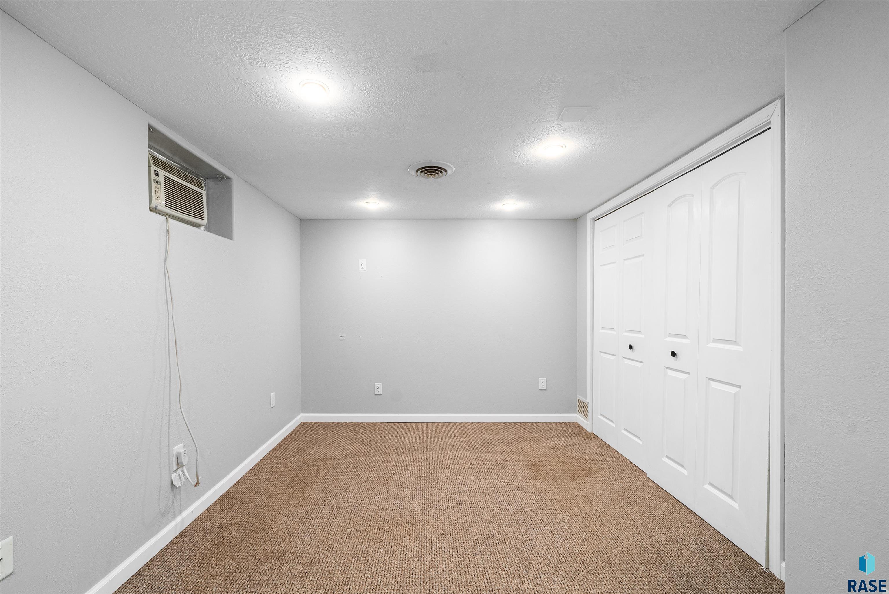 3809 3811 Hawthorne Ave, Sioux Falls