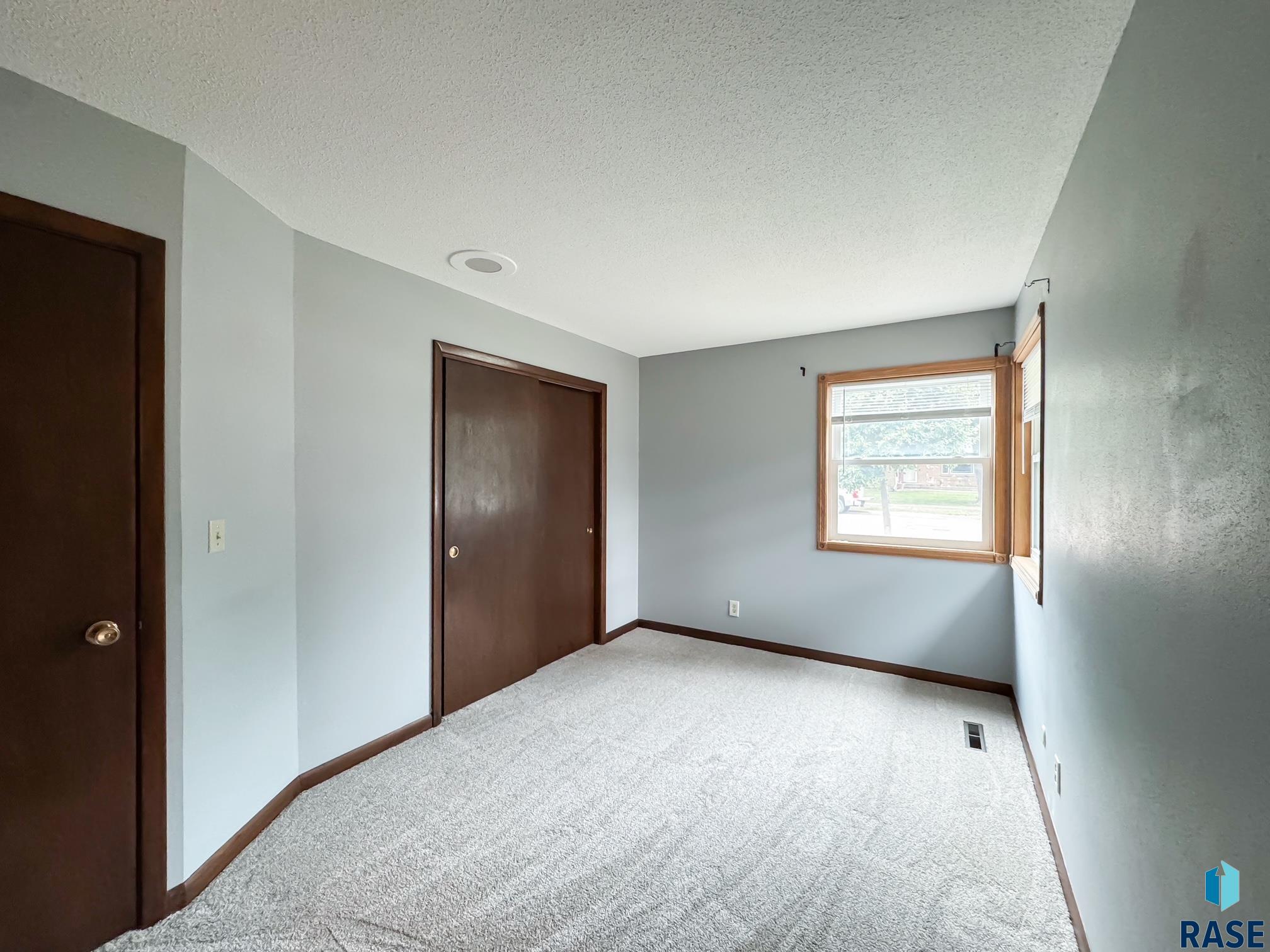 5504 W 32nd St Street