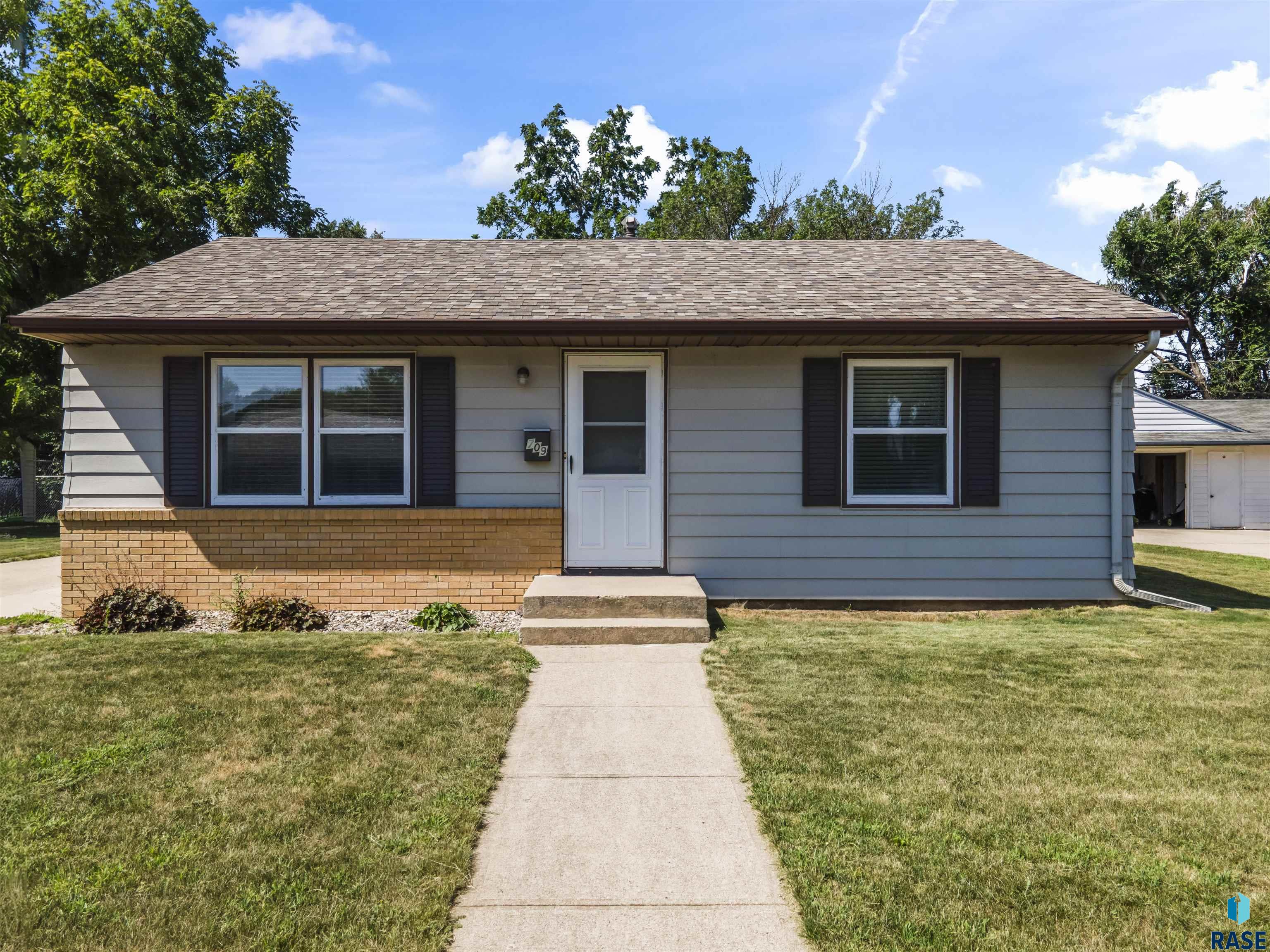 709 Leadale Ave, Sioux Falls