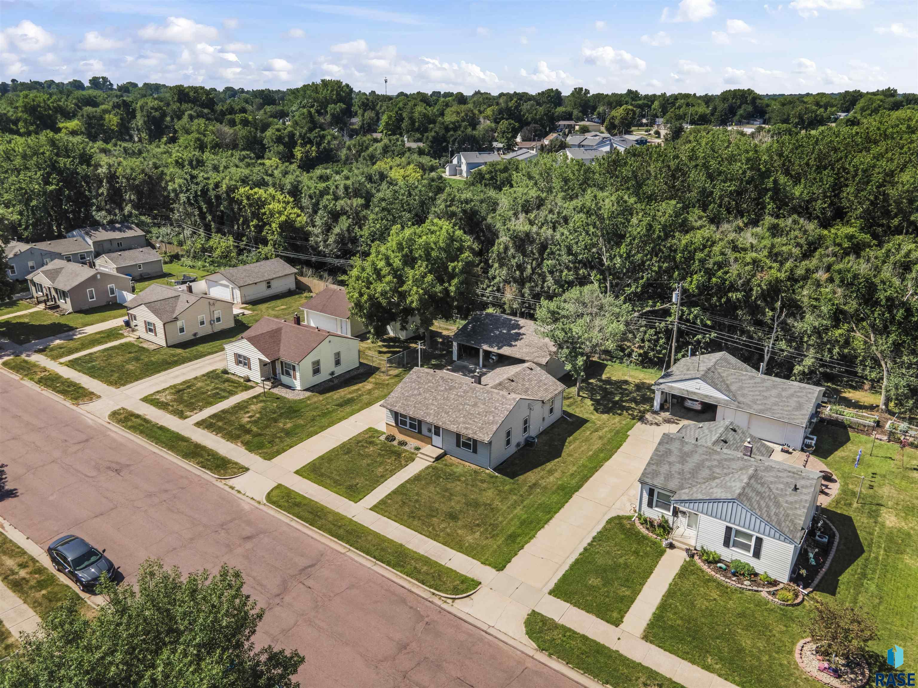 709 Leadale Ave, Sioux Falls