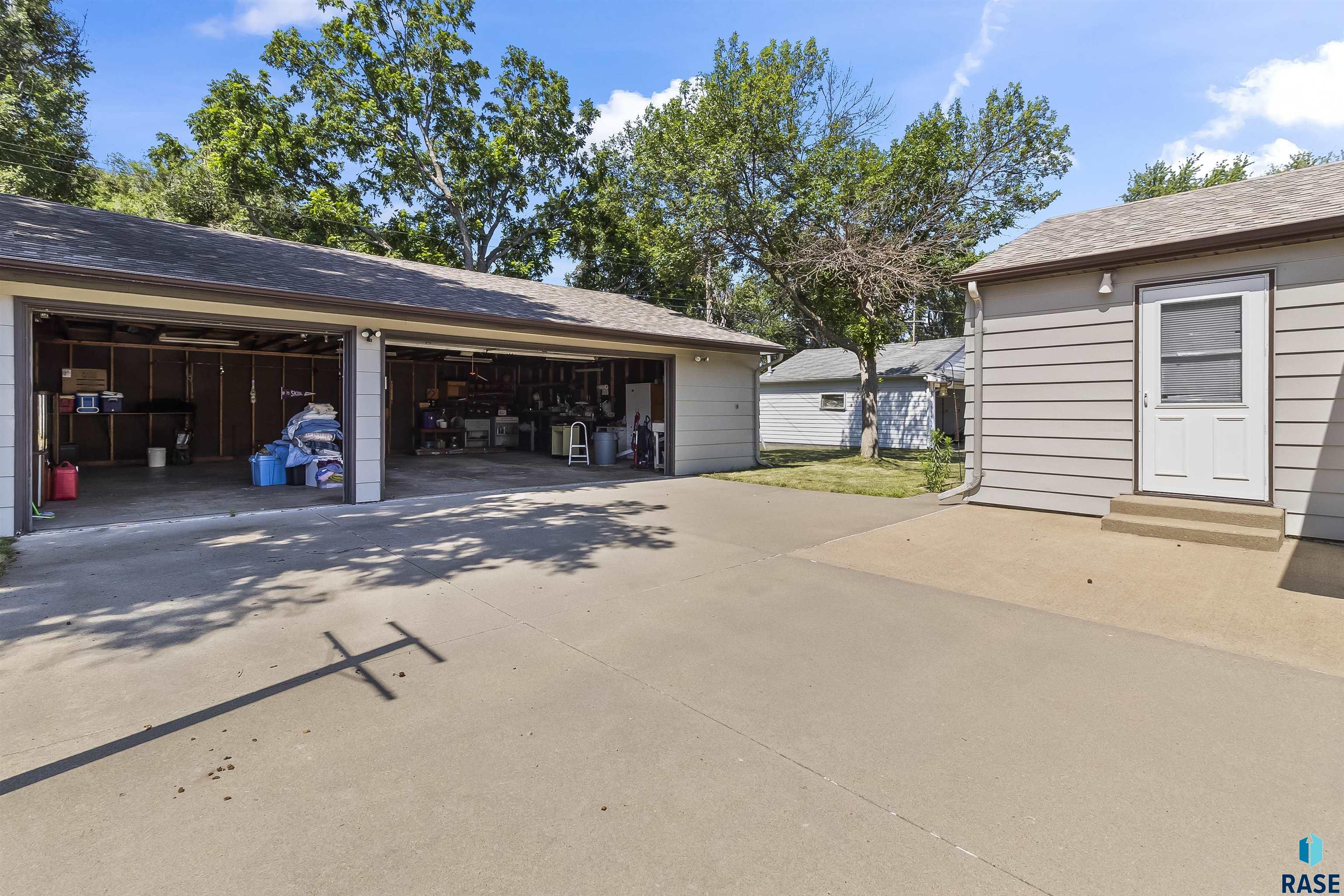709 Leadale Ave, Sioux Falls