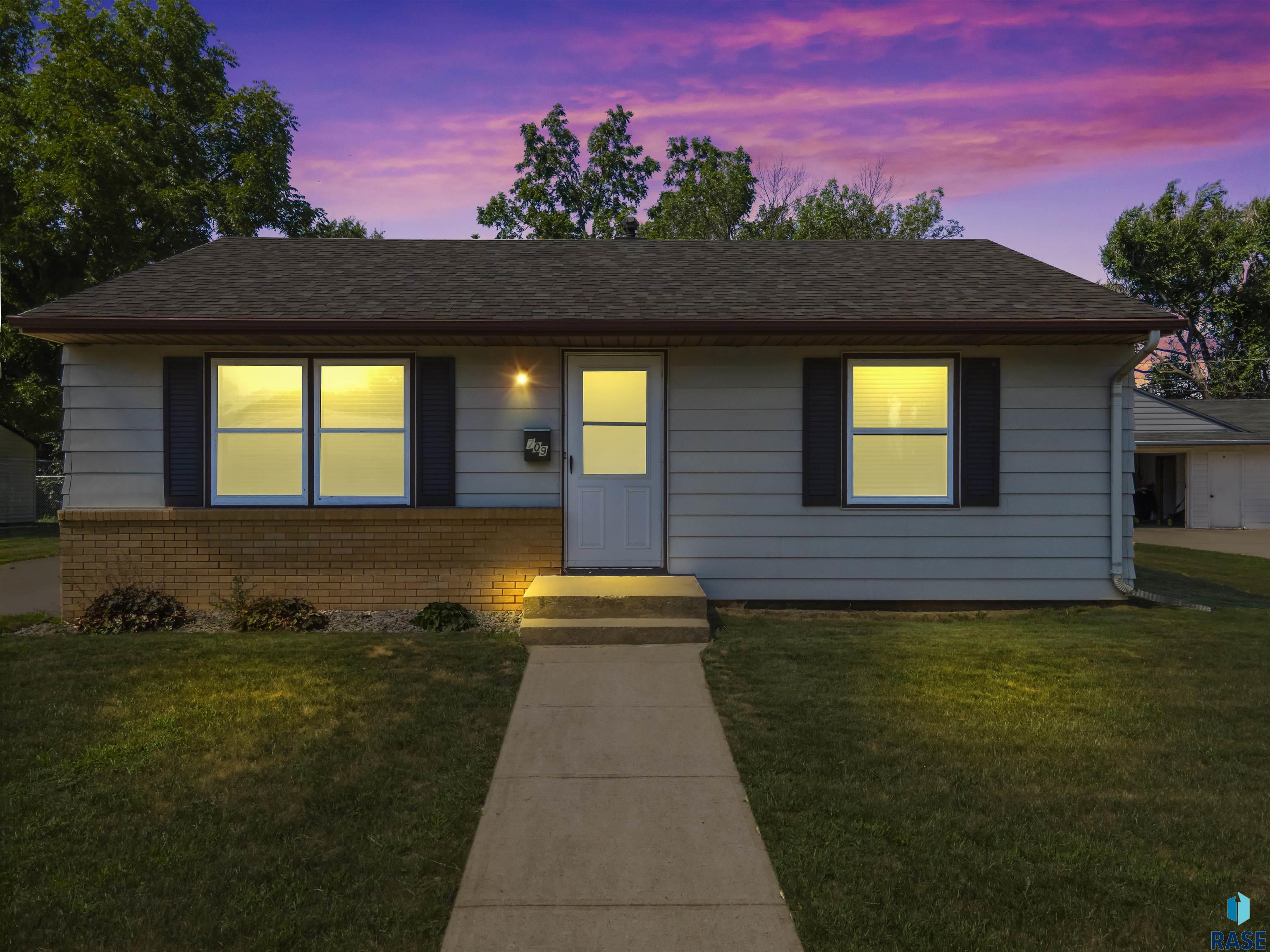 709 Leadale Ave, Sioux Falls