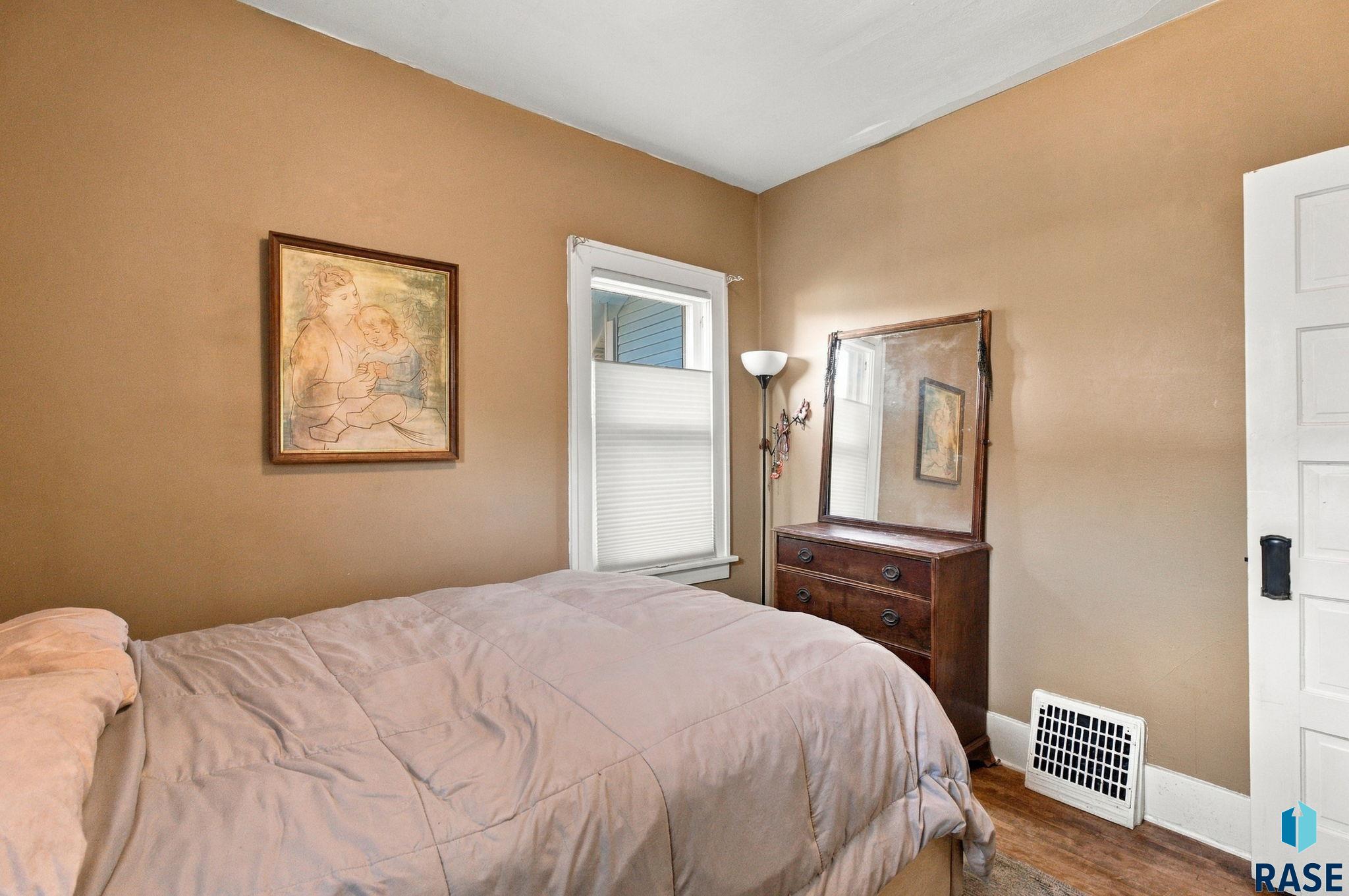 1408 Summit Ave, Sioux Falls