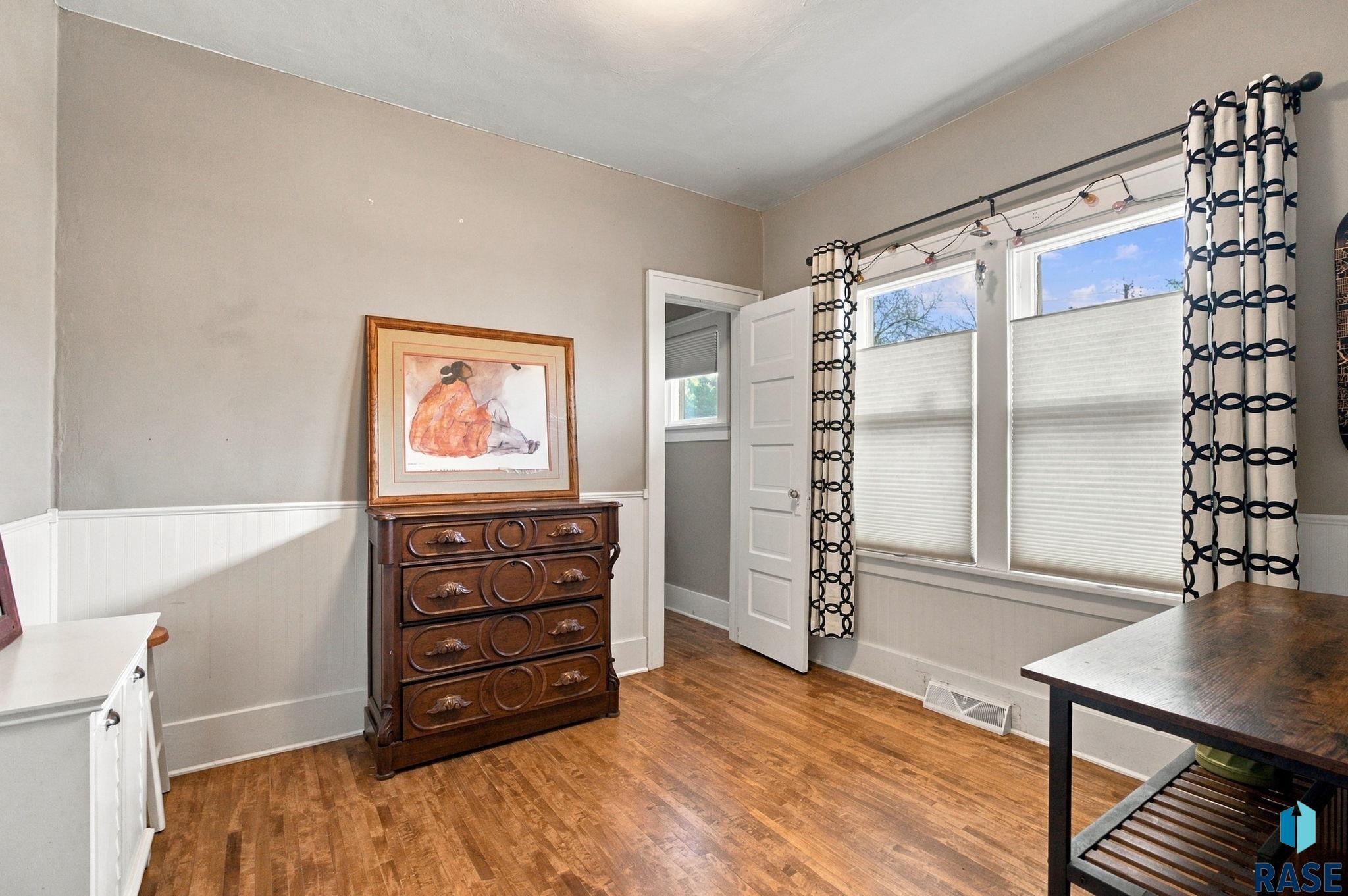 1408 Summit Ave, Sioux Falls