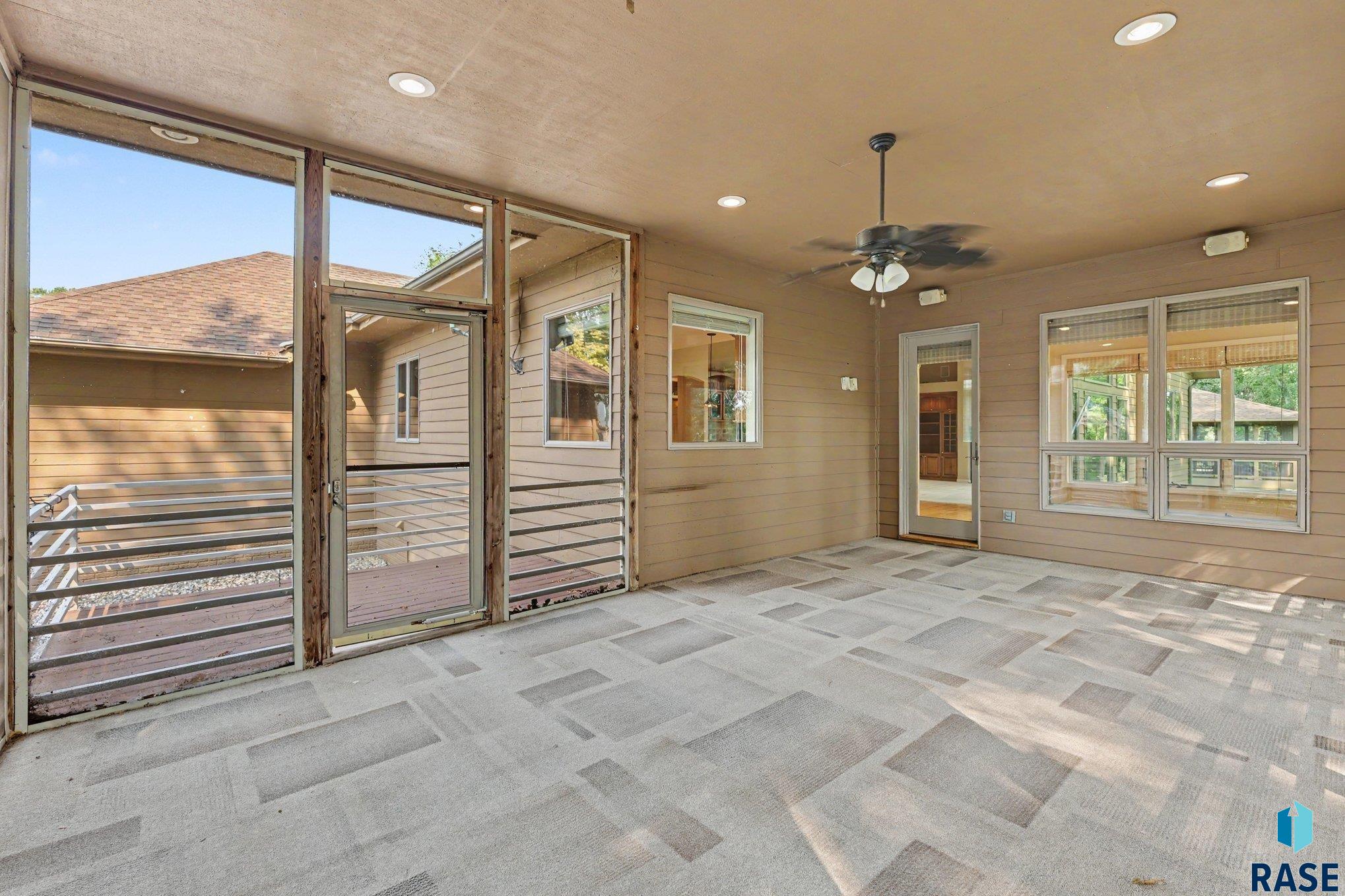 5800 Deer Park Dr, Sioux Falls