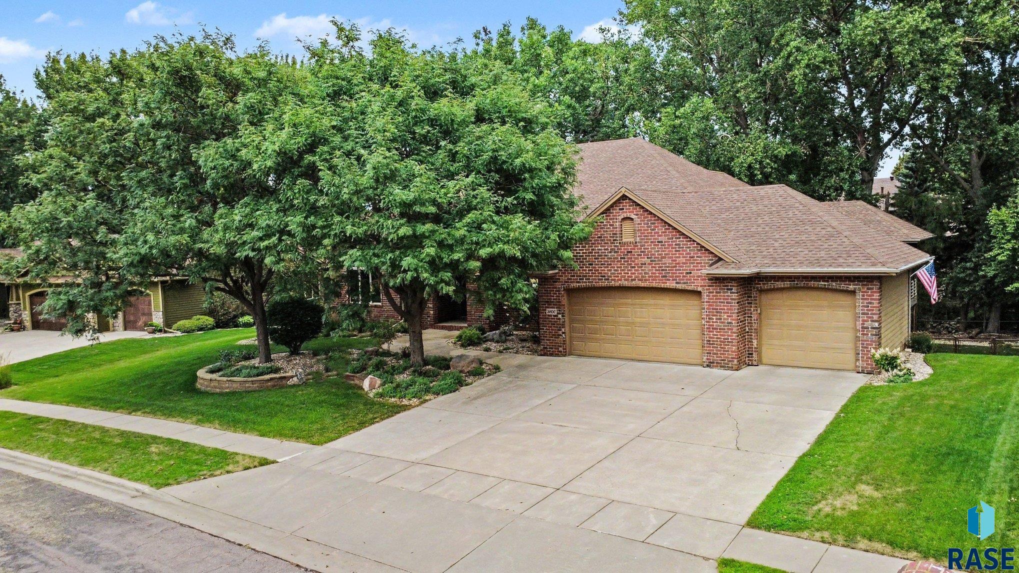 5800 Deer Park Dr, Sioux Falls