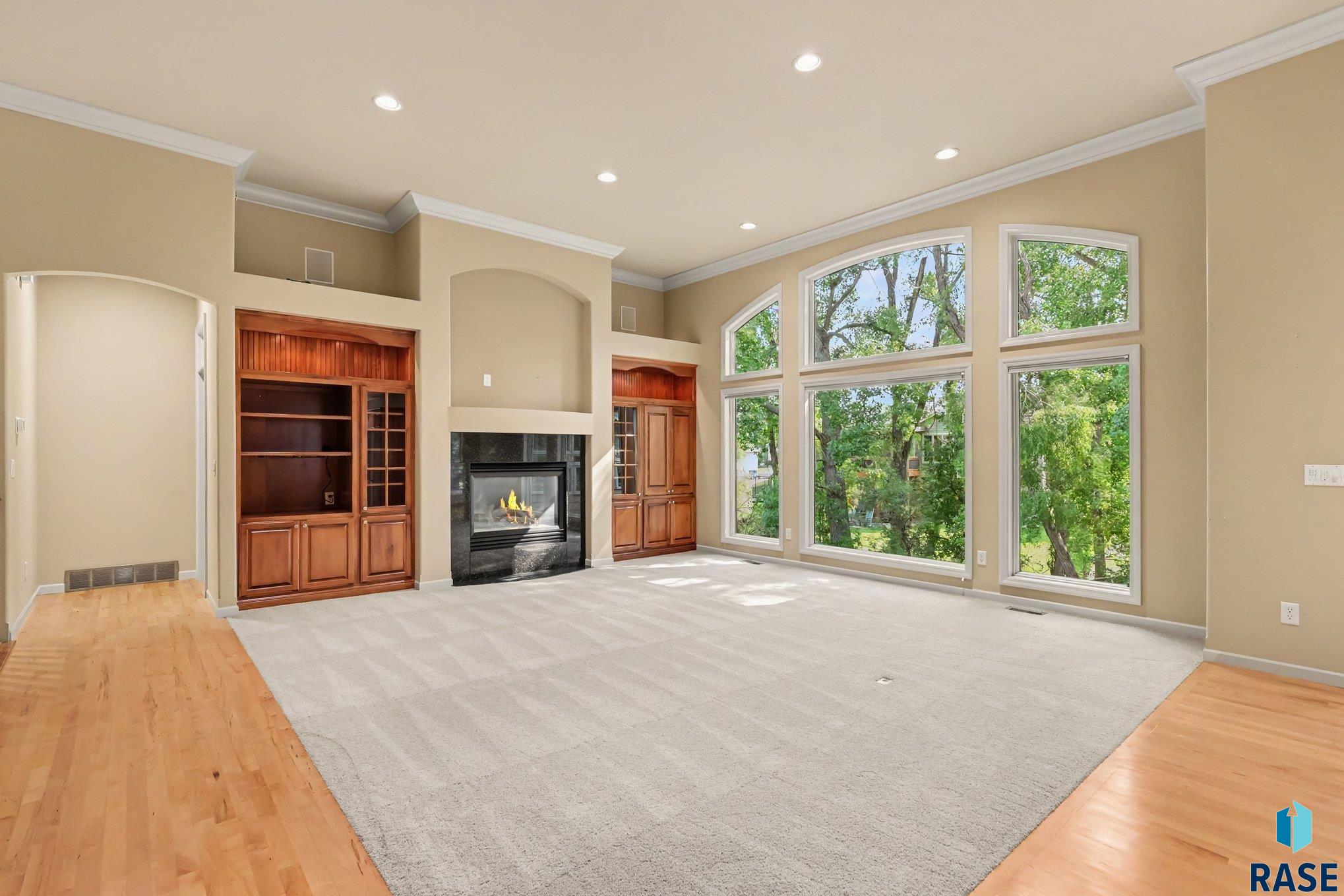 5800 Deer Park Dr, Sioux Falls