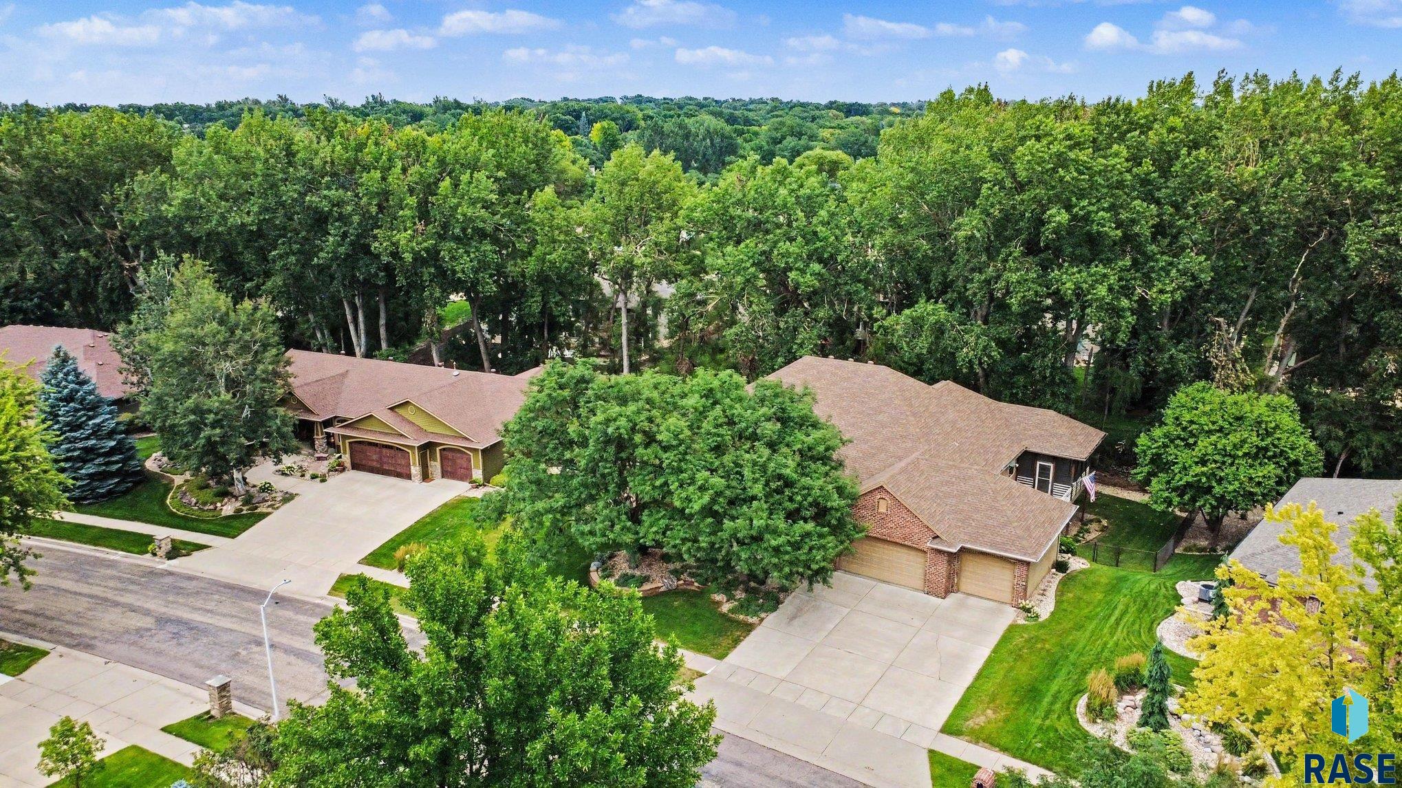 5800 Deer Park Dr, Sioux Falls