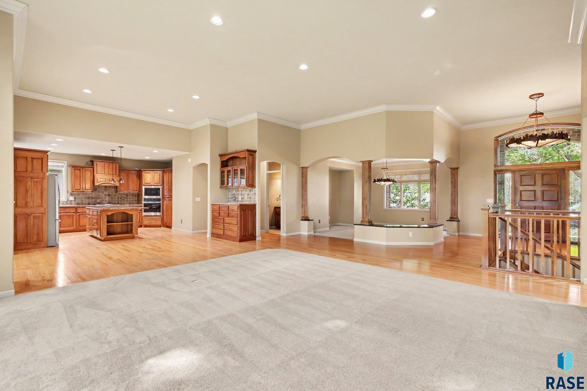 5800 Deer Park Dr, Sioux Falls