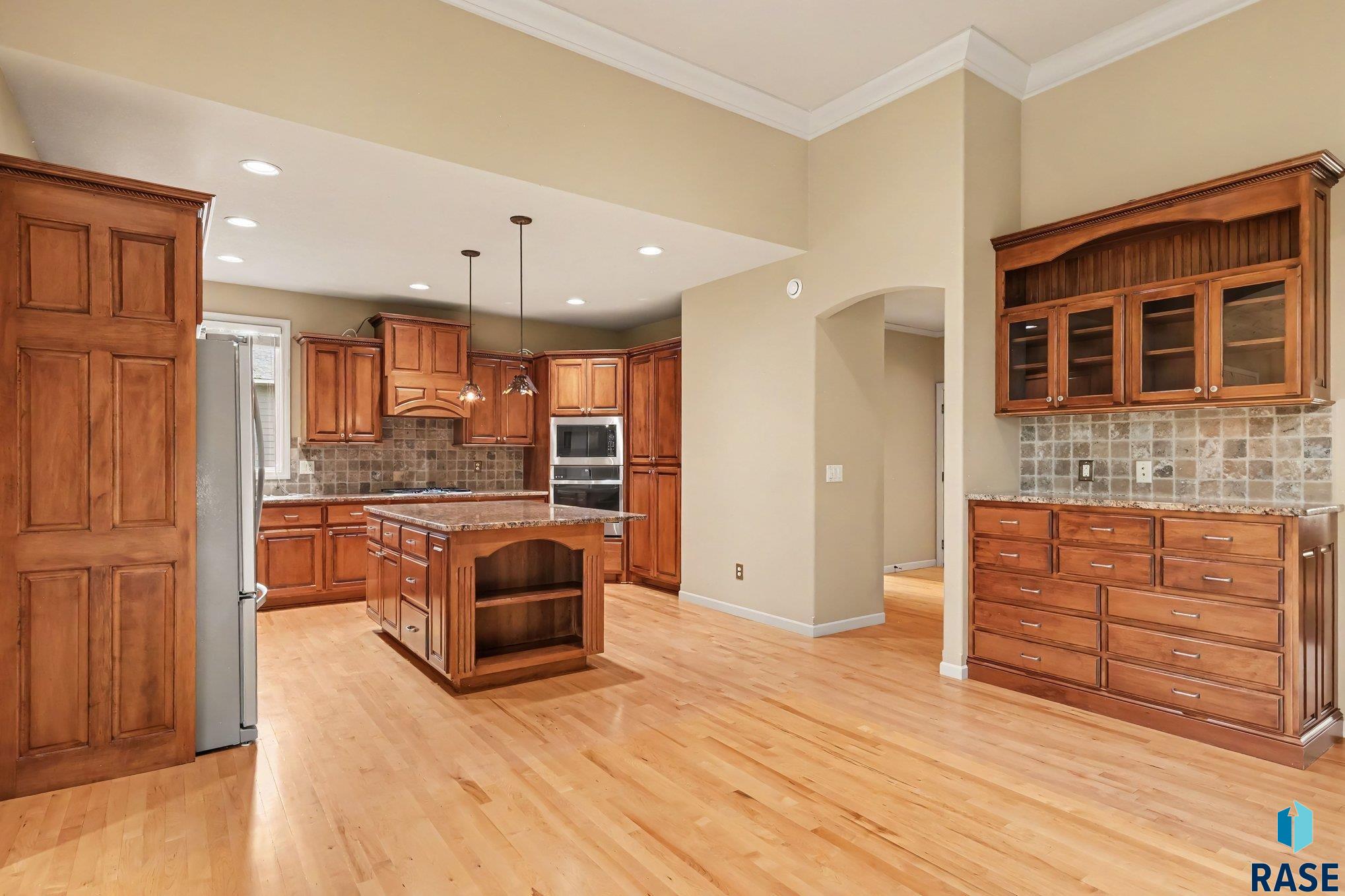 5800 Deer Park Dr, Sioux Falls