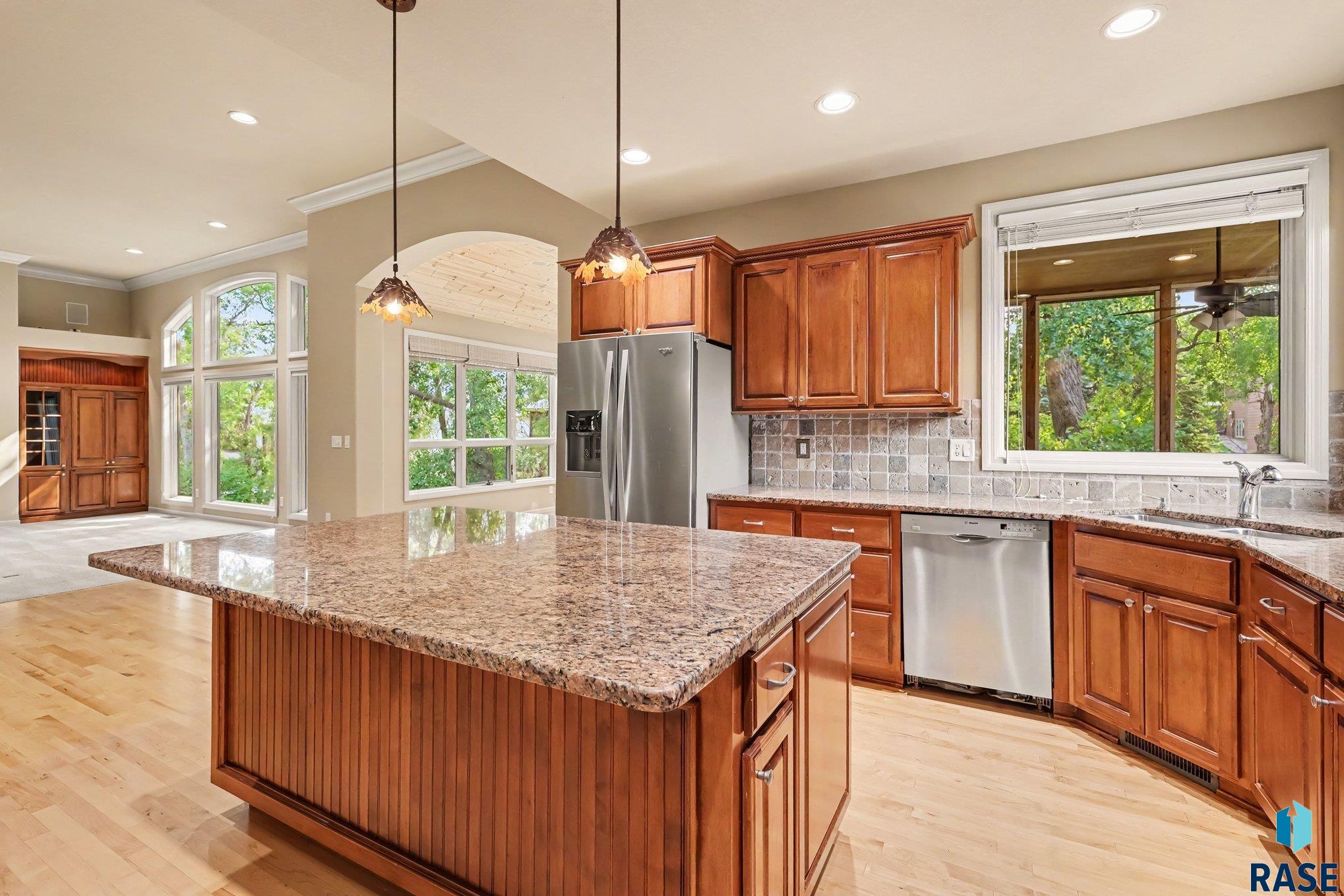 5800 Deer Park Dr, Sioux Falls