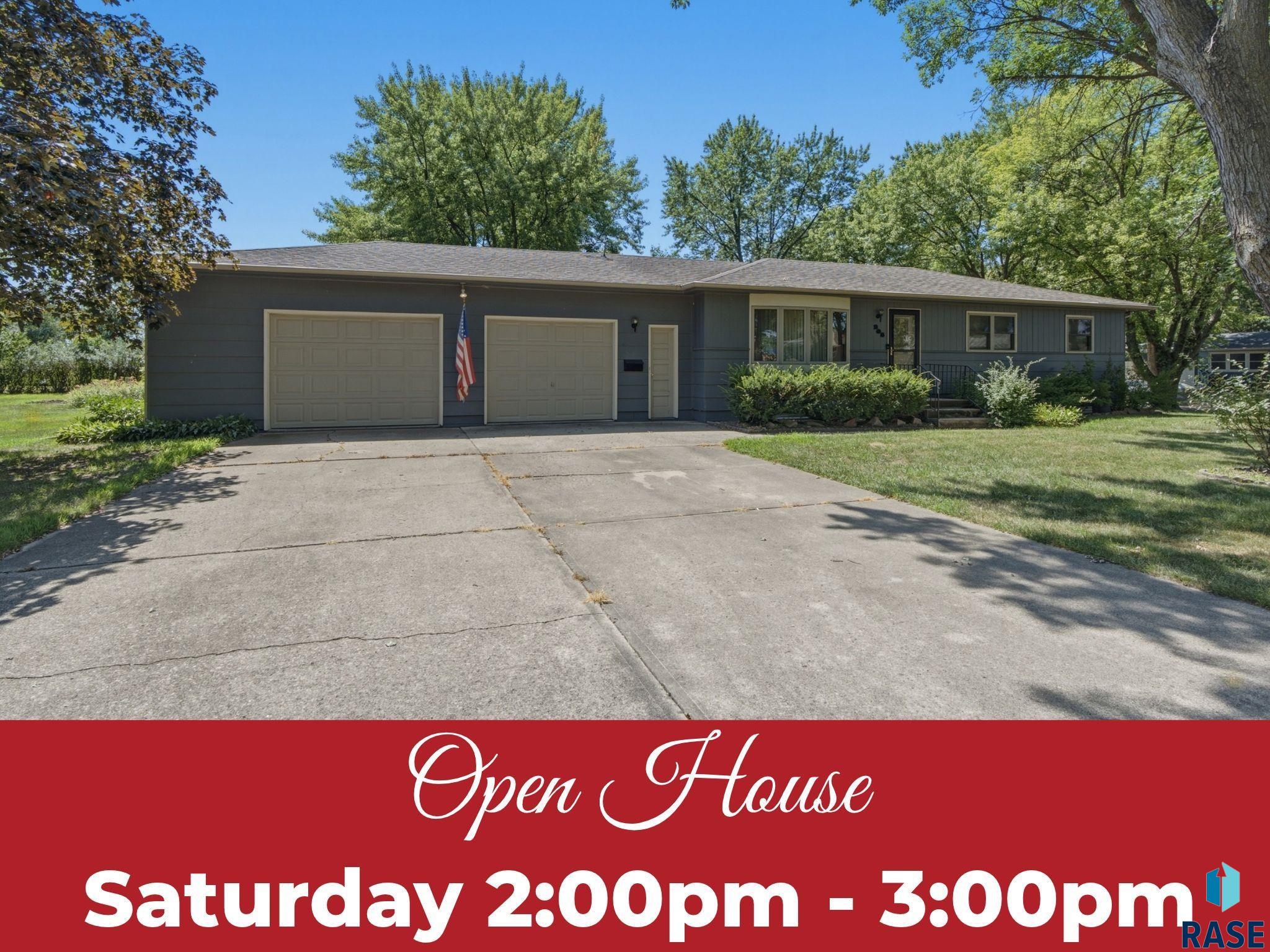 205 Crestwood Dr