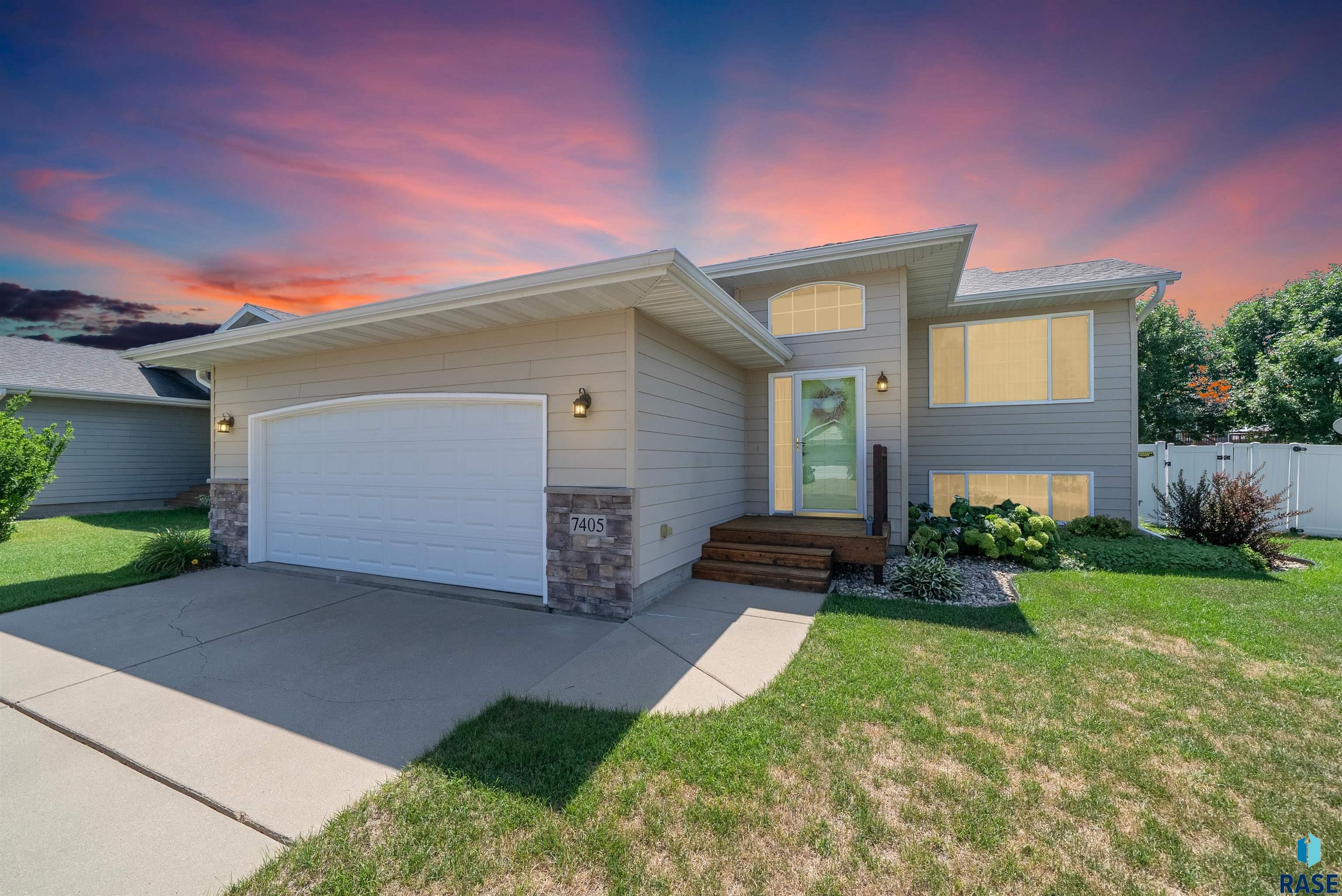 7405 W 51st St, Sioux Falls