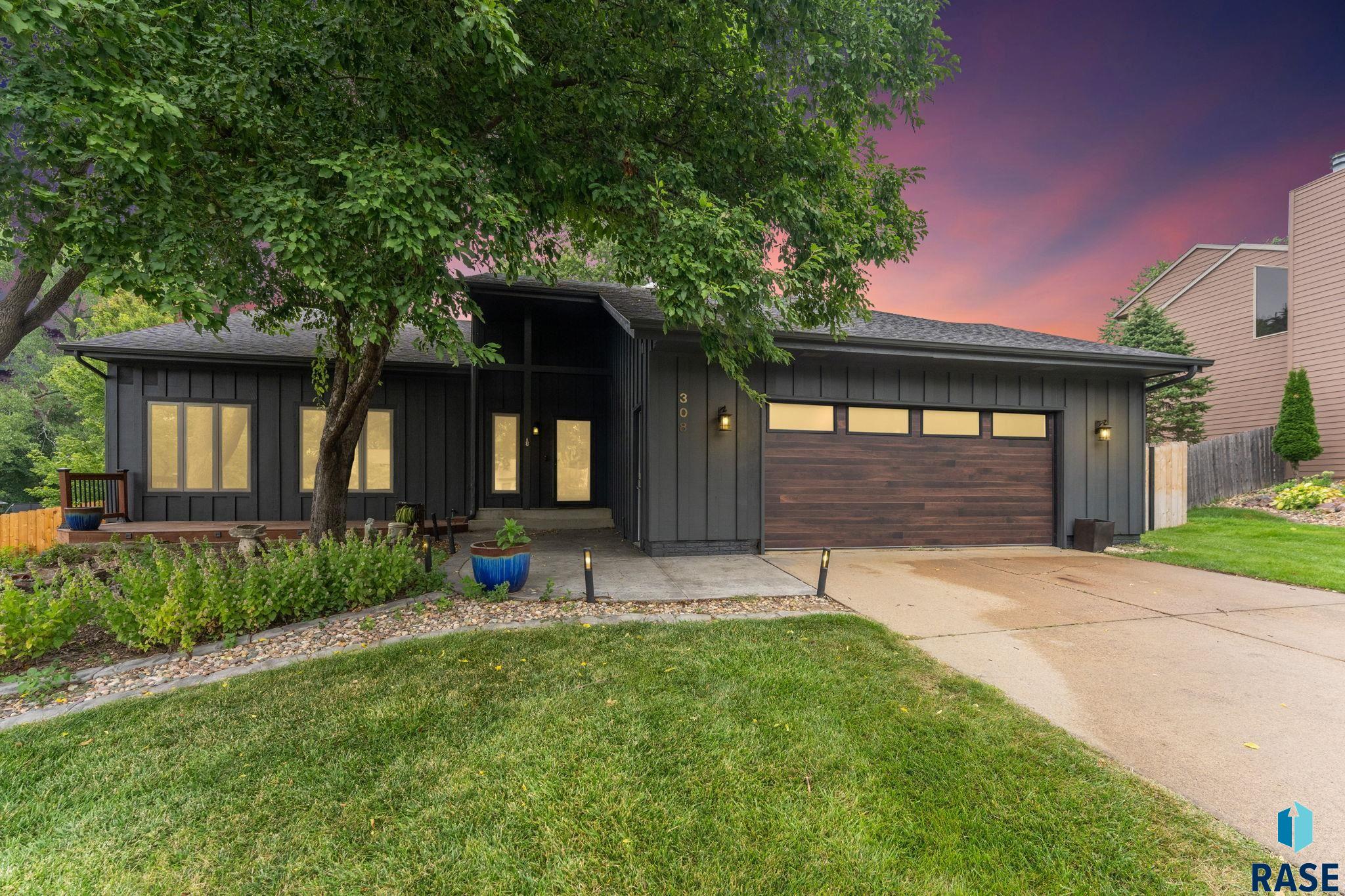 308 E Aspen Dr, Sioux Falls